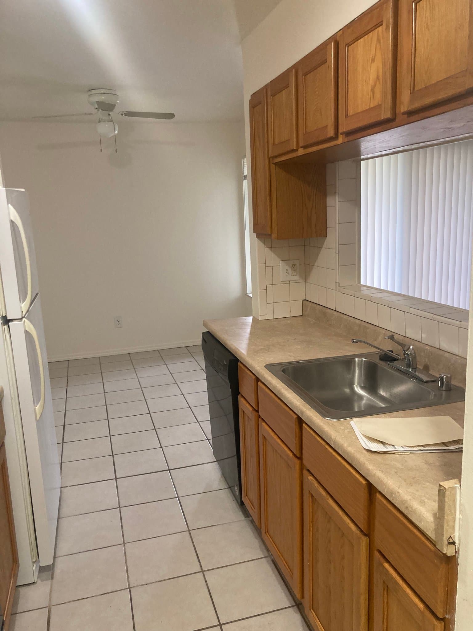 Clinton Township Apartment: 21640 Hillside