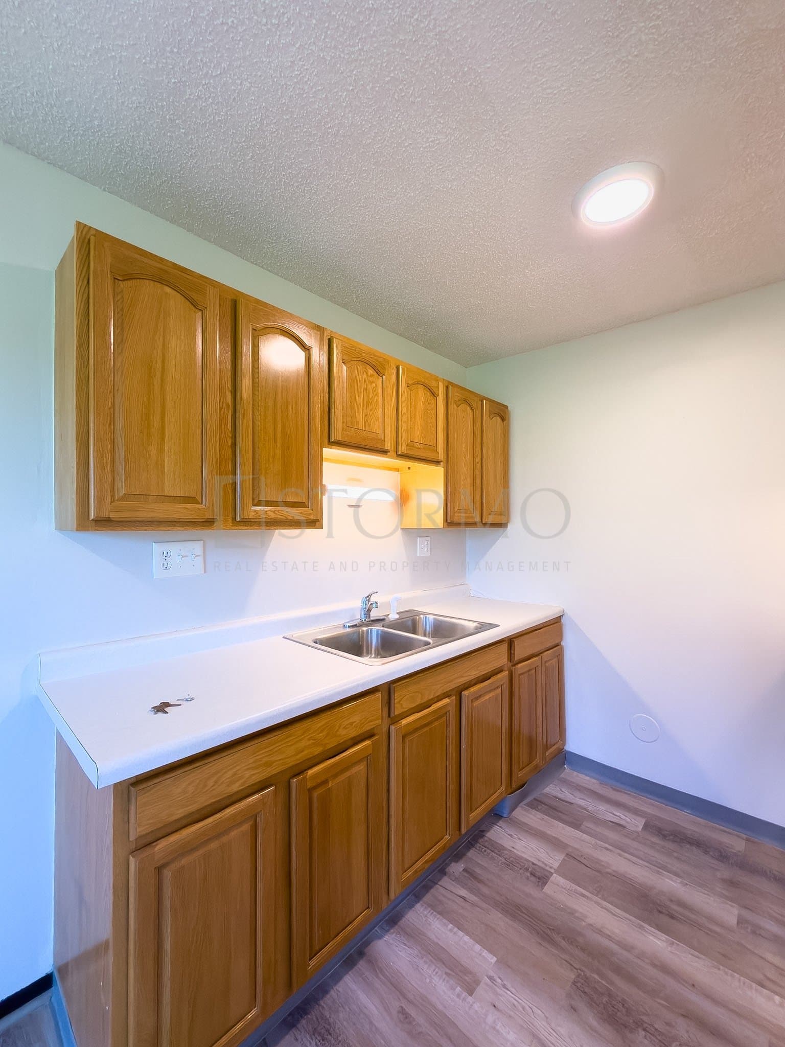 Elk River Apartment: 365 Baldwin Ave NW