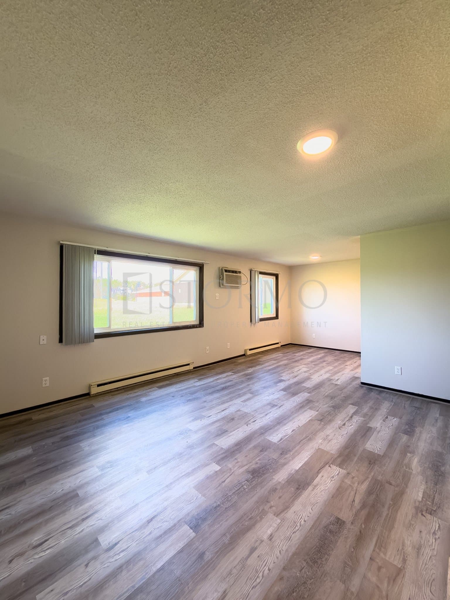 Elk River Apartment: 365 Baldwin Ave NW