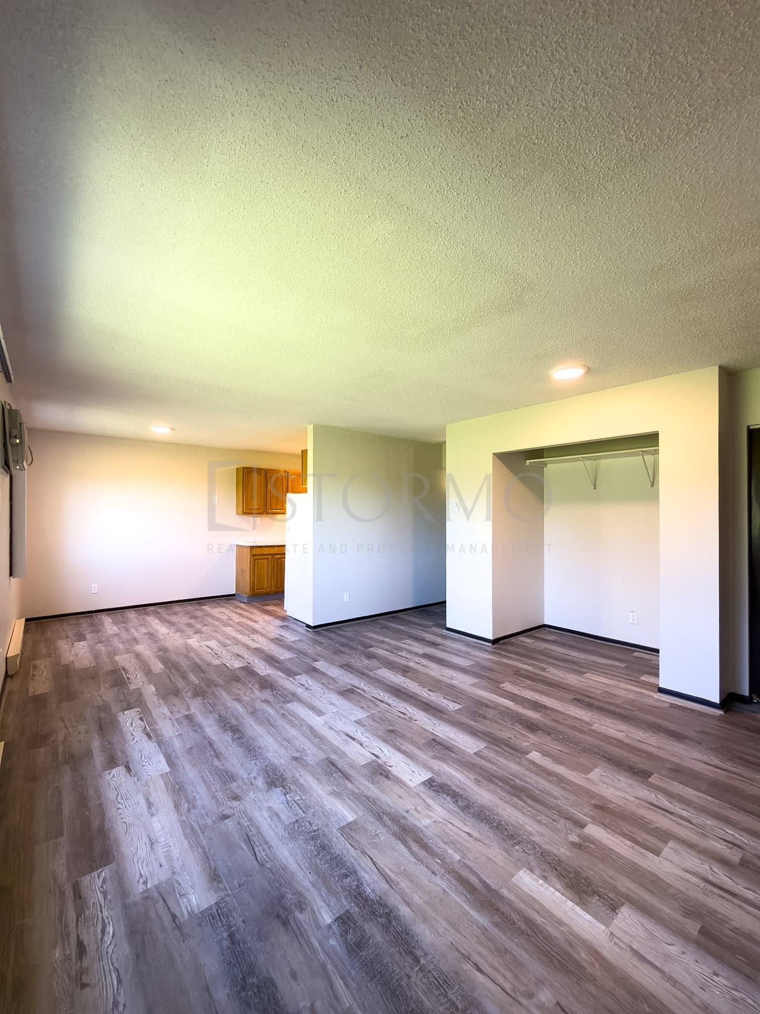Elk River Apartment: 365 Baldwin Ave NW