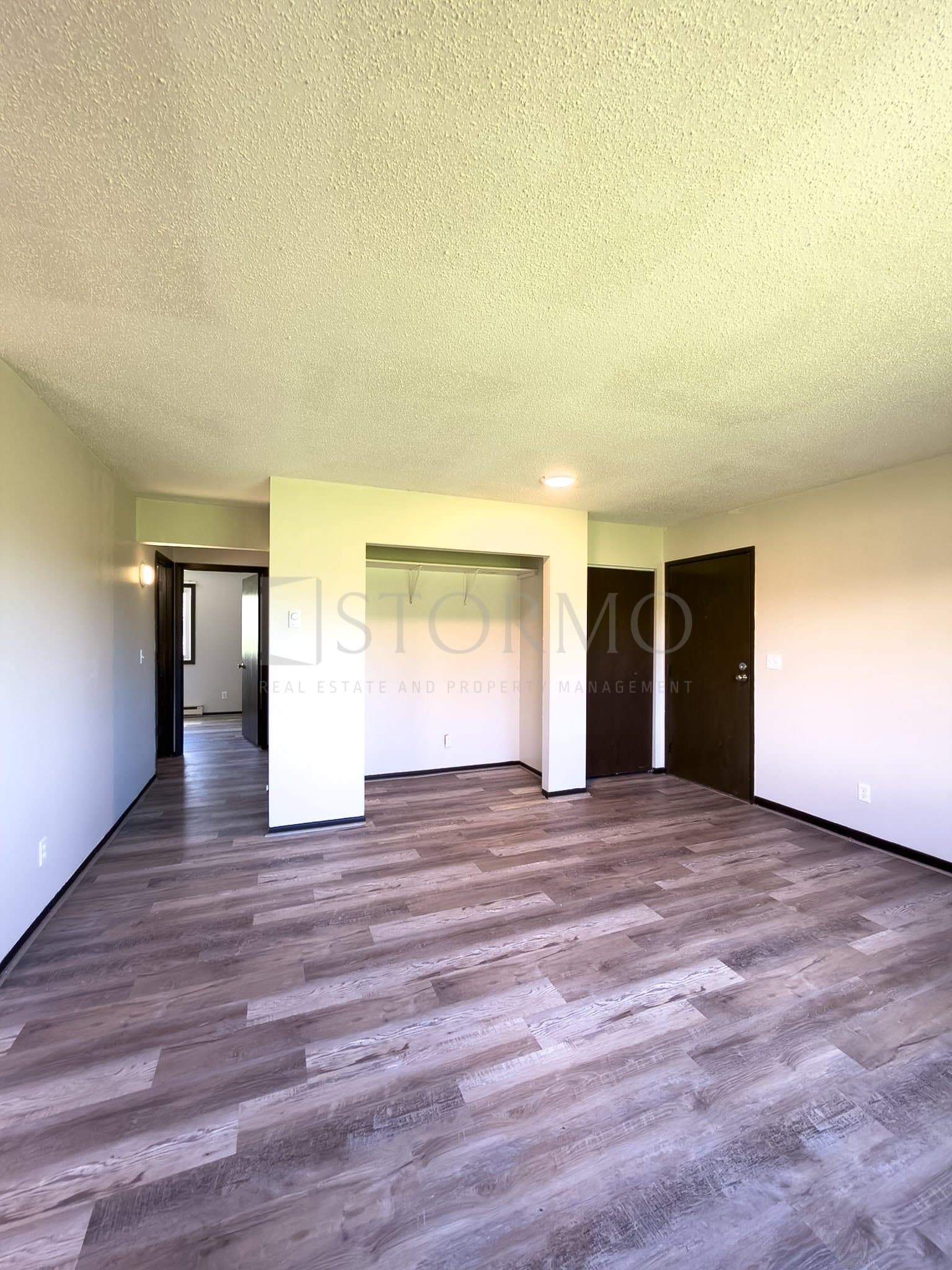 Elk River Apartment: 365 Baldwin Ave NW