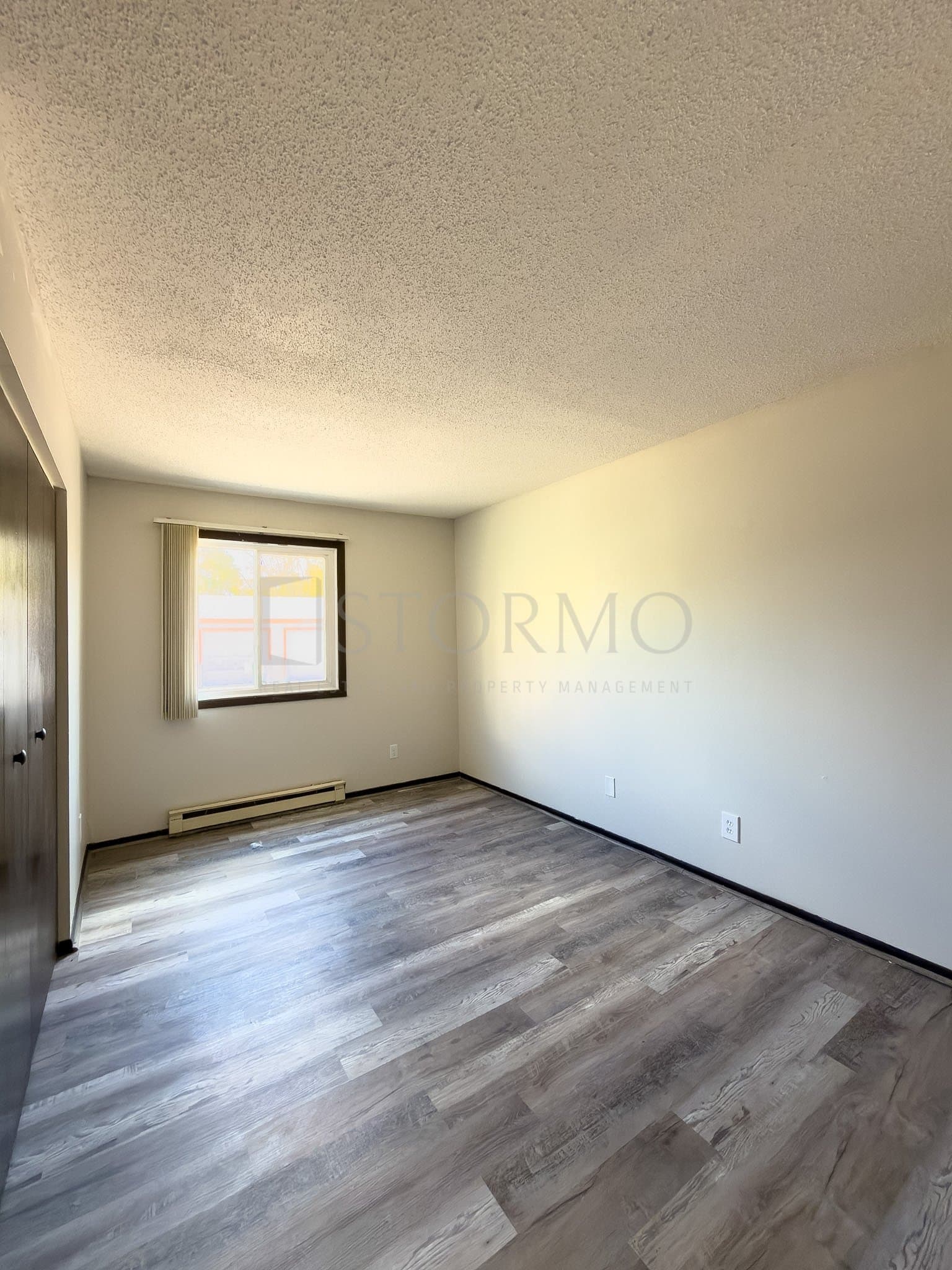 Elk River Apartment: 365 Baldwin Ave NW