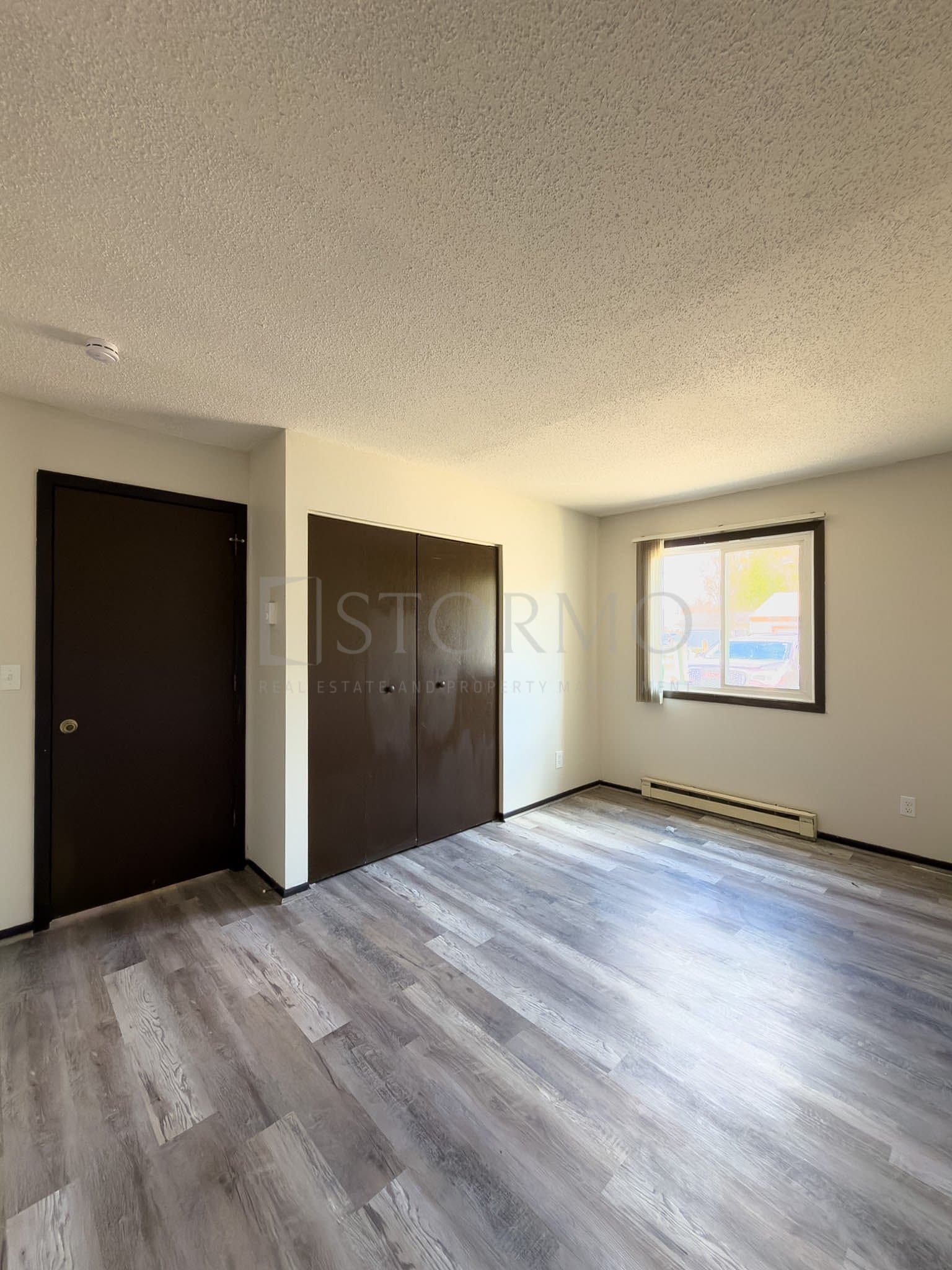 Elk River Apartment: 365 Baldwin Ave NW