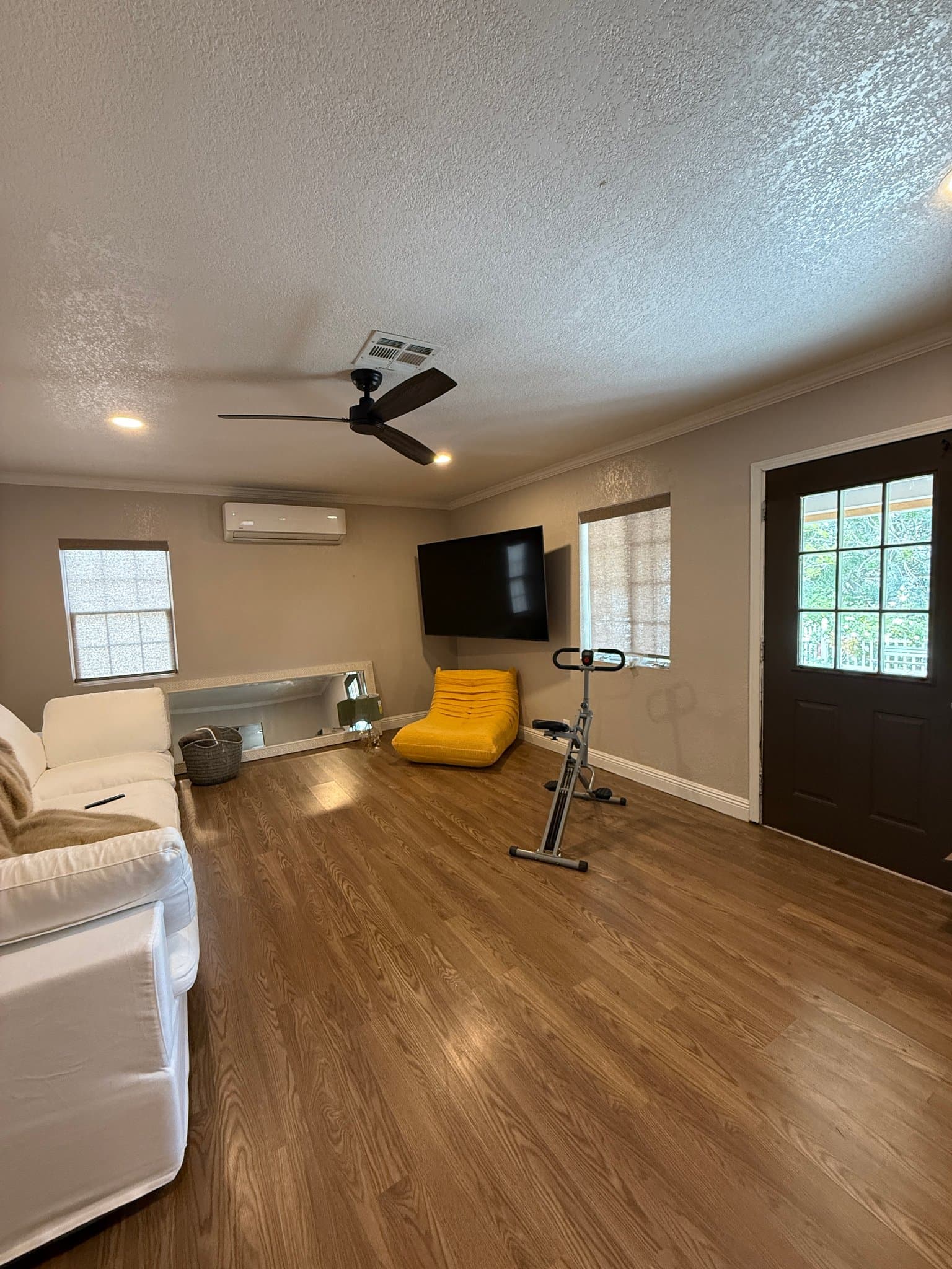 Claremont Single Room: 317 W Green St