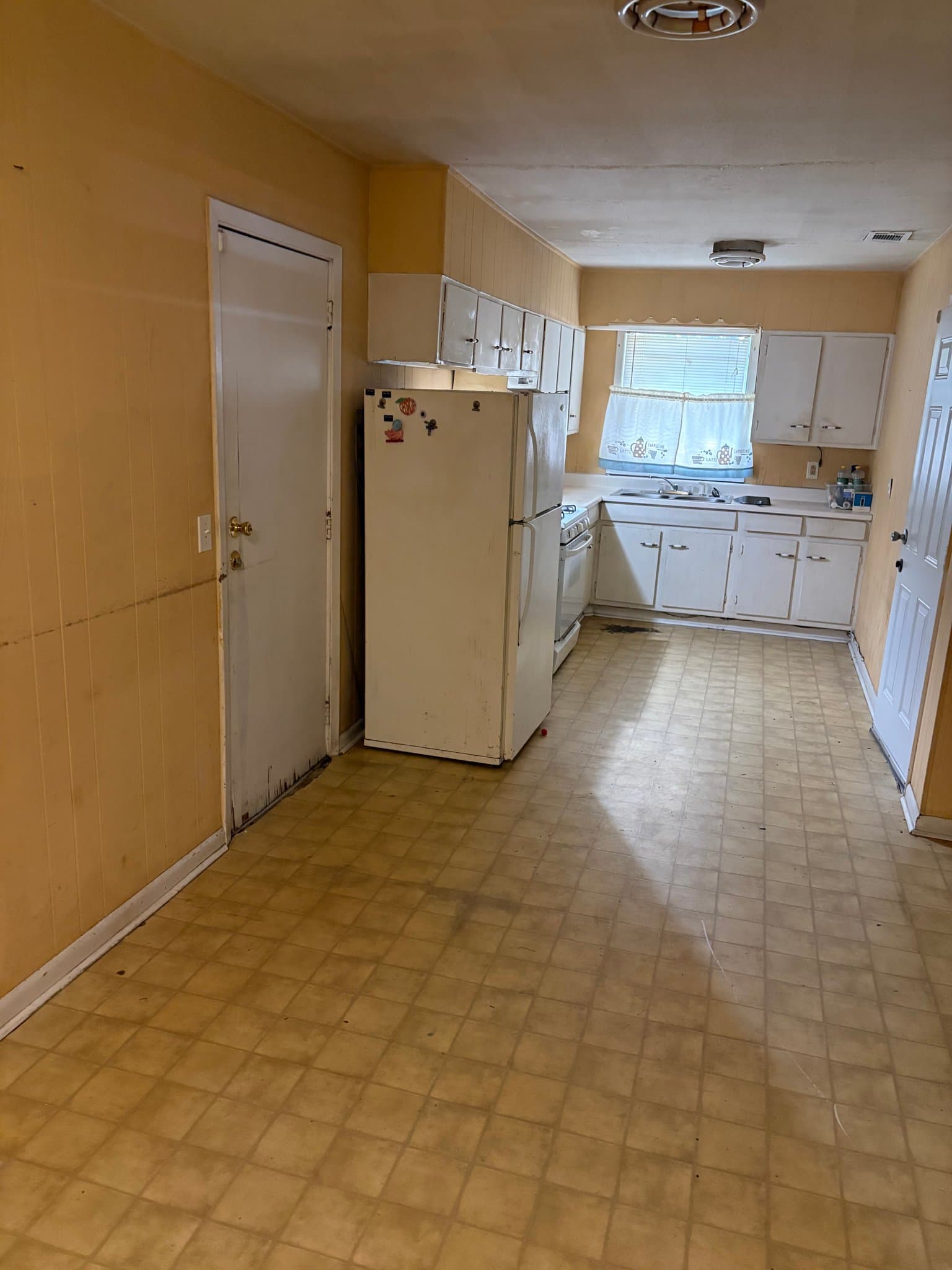 Jackson House: 1546 David Drive
