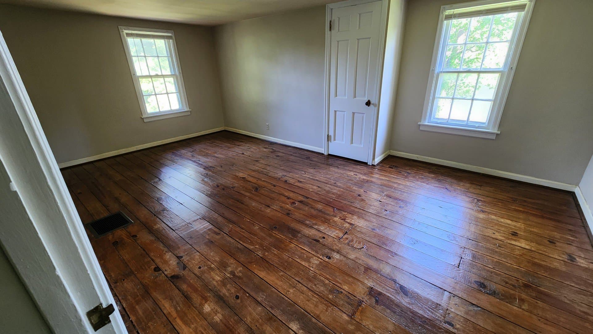 Cincinnati House: 7771 Cheviot Ave