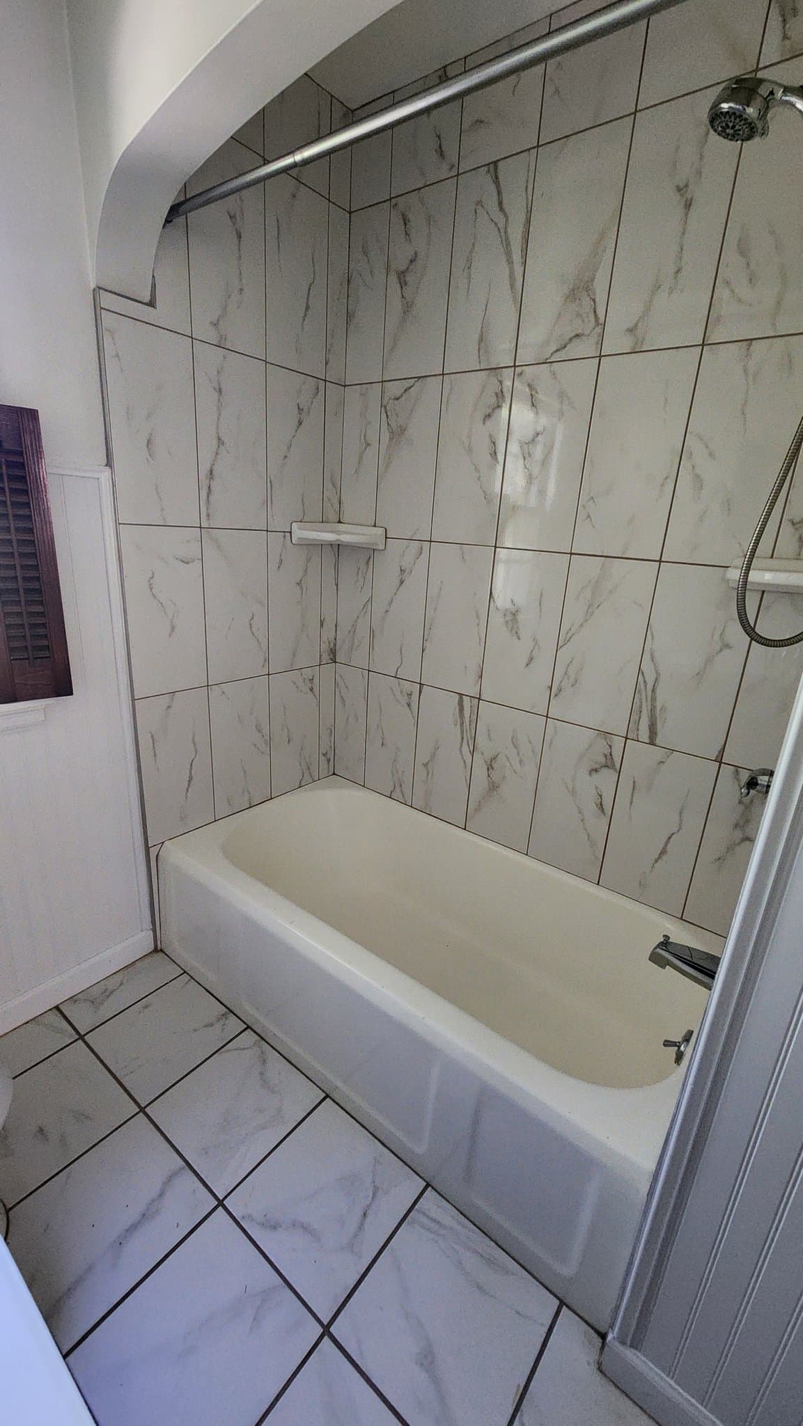 Cincinnati House: 7771 Cheviot Ave