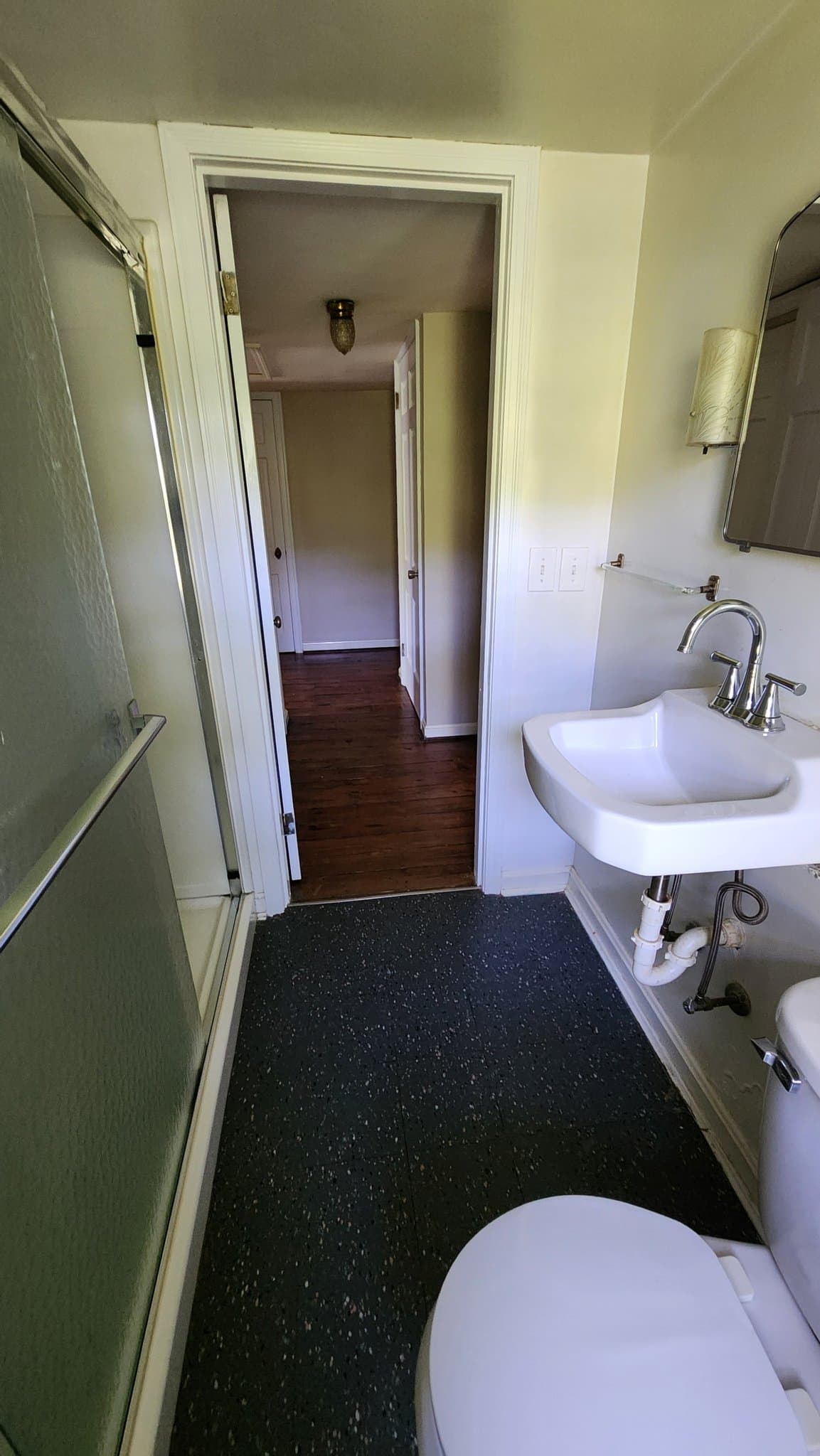 Cincinnati House: 7771 Cheviot Ave