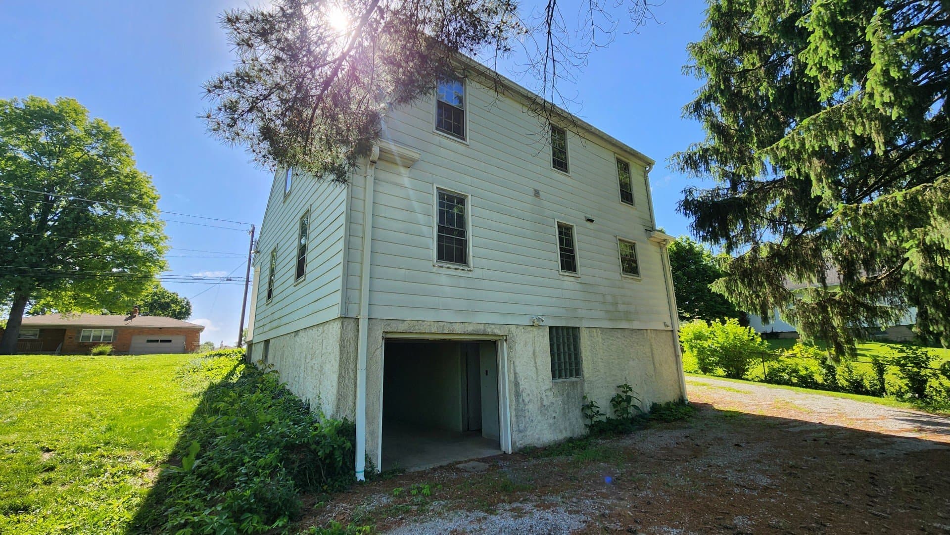 Cincinnati House: 7771 Cheviot Ave