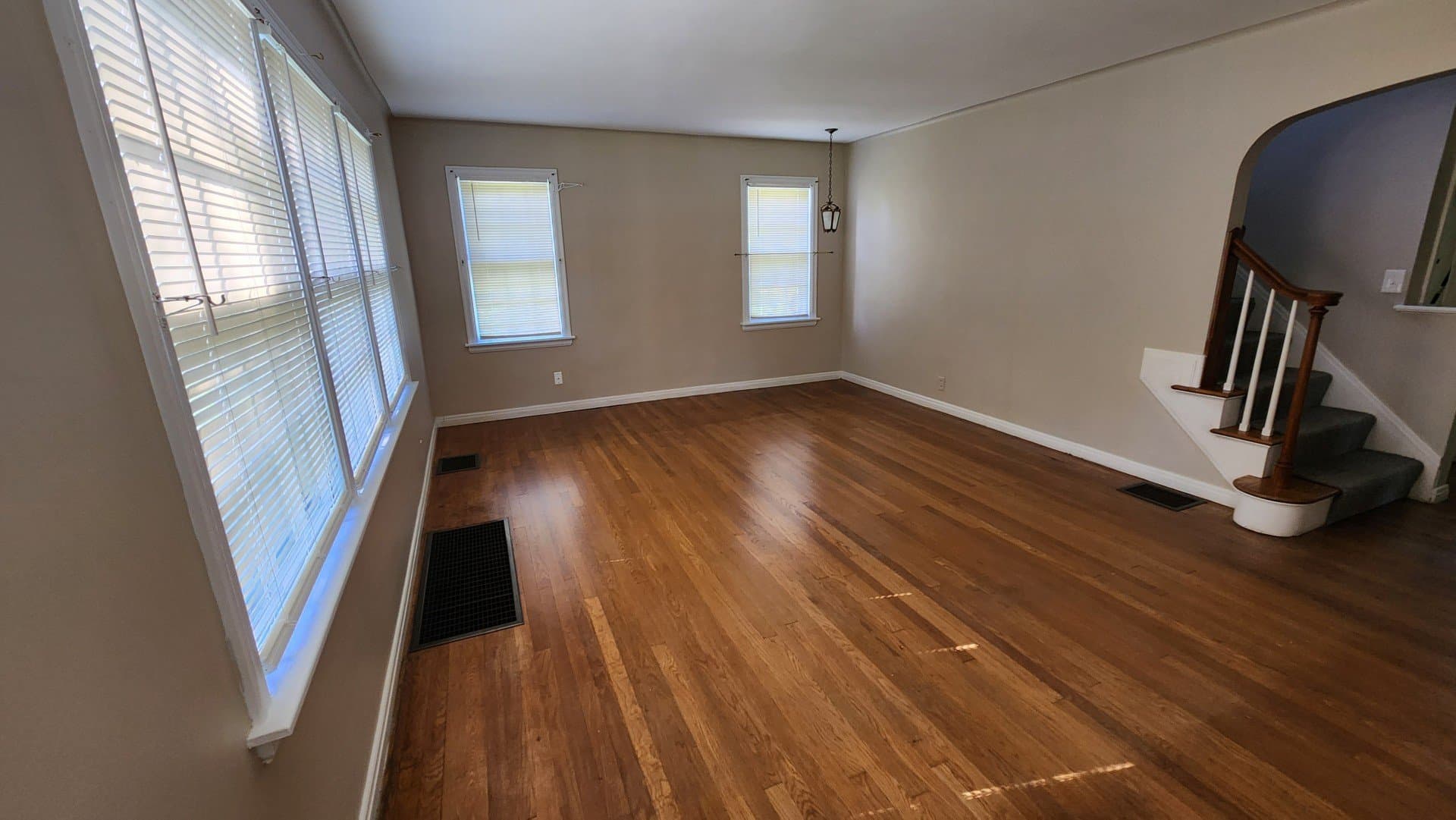 Cincinnati House: 7771 Cheviot Ave