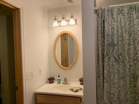 Minnetonka House: 19101 Delton Ave