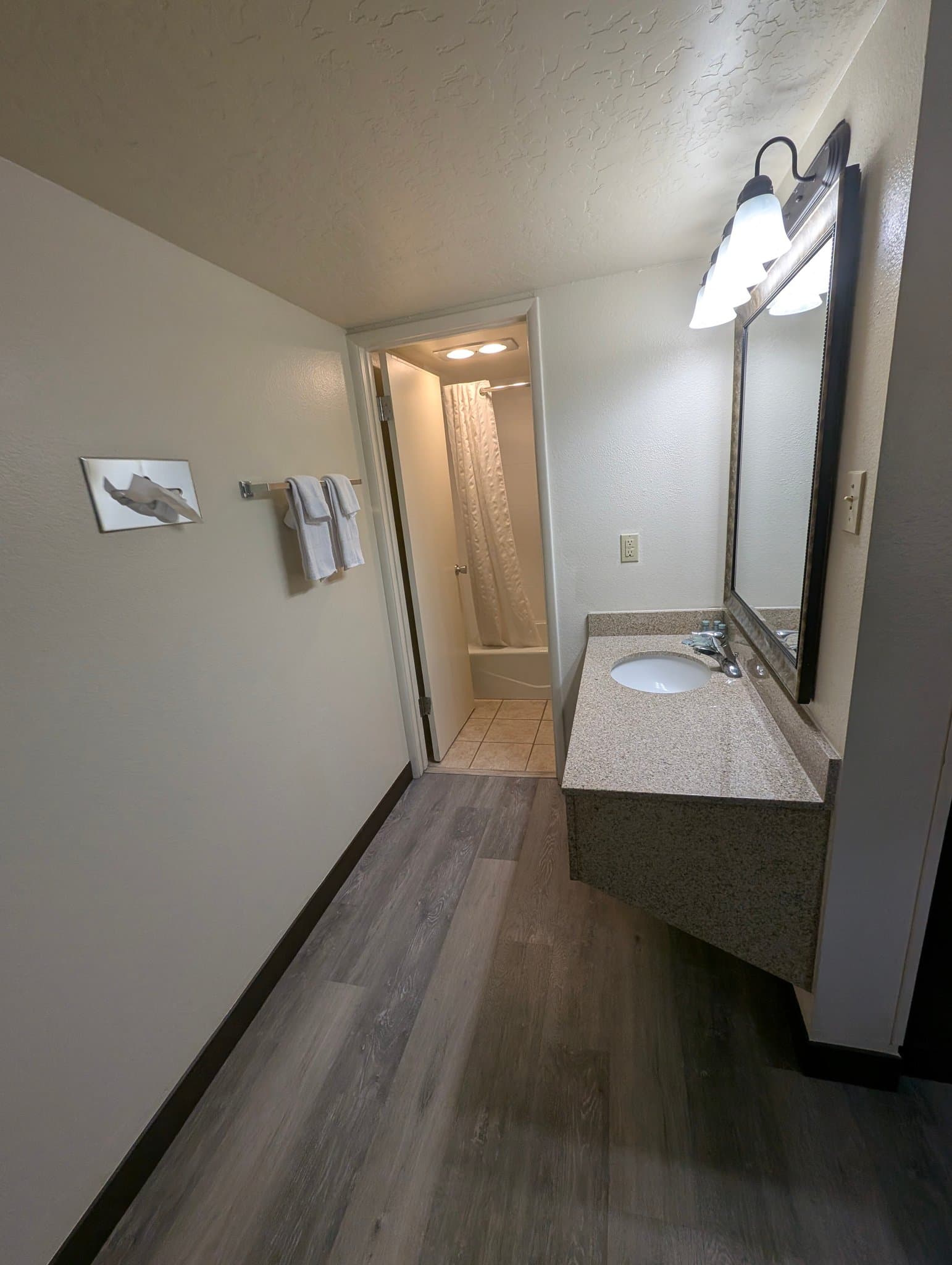 Prescott Apartment: 1317 E Gurley St