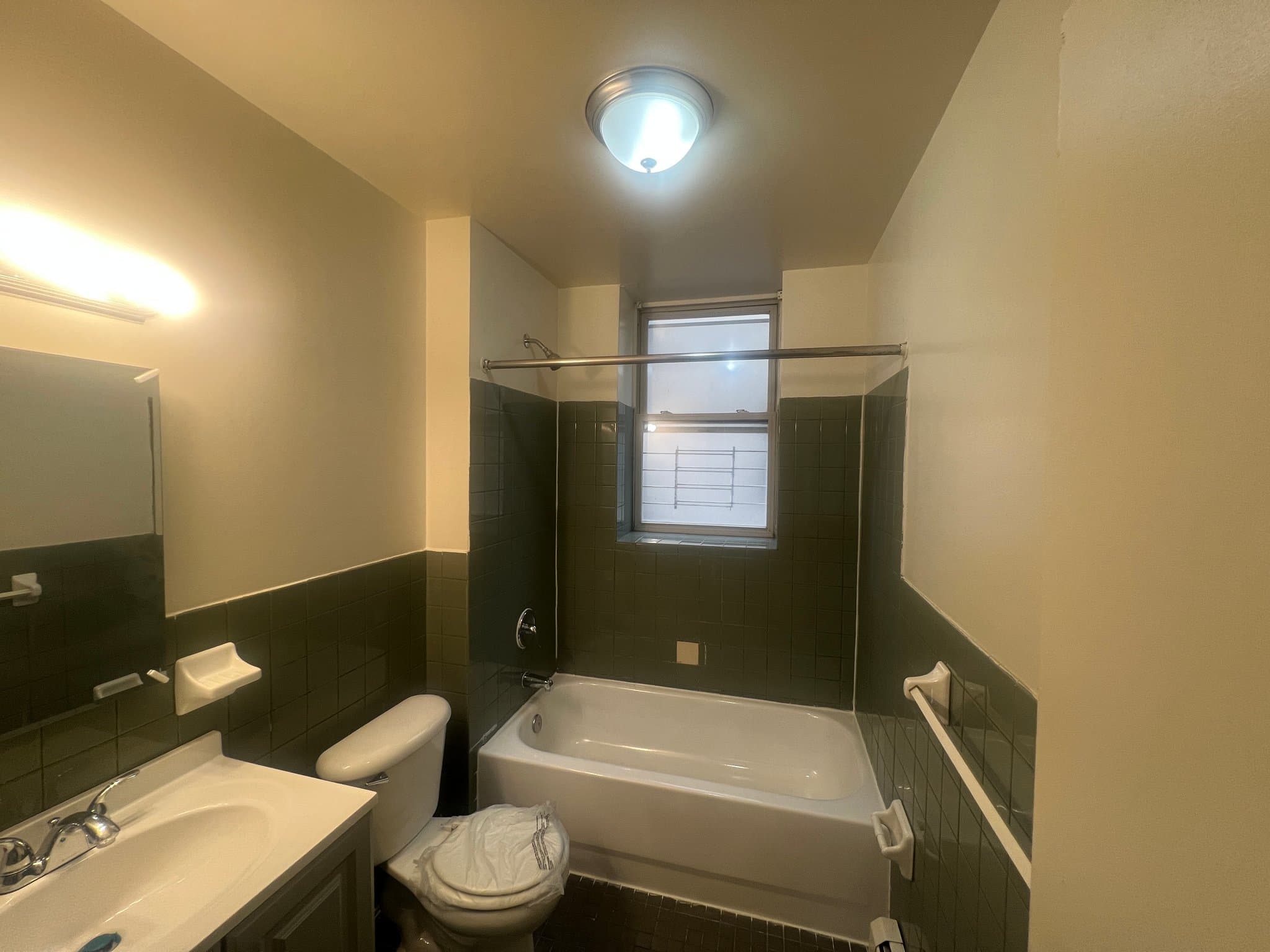 Newark Apartment: 9 Fabyan PL
