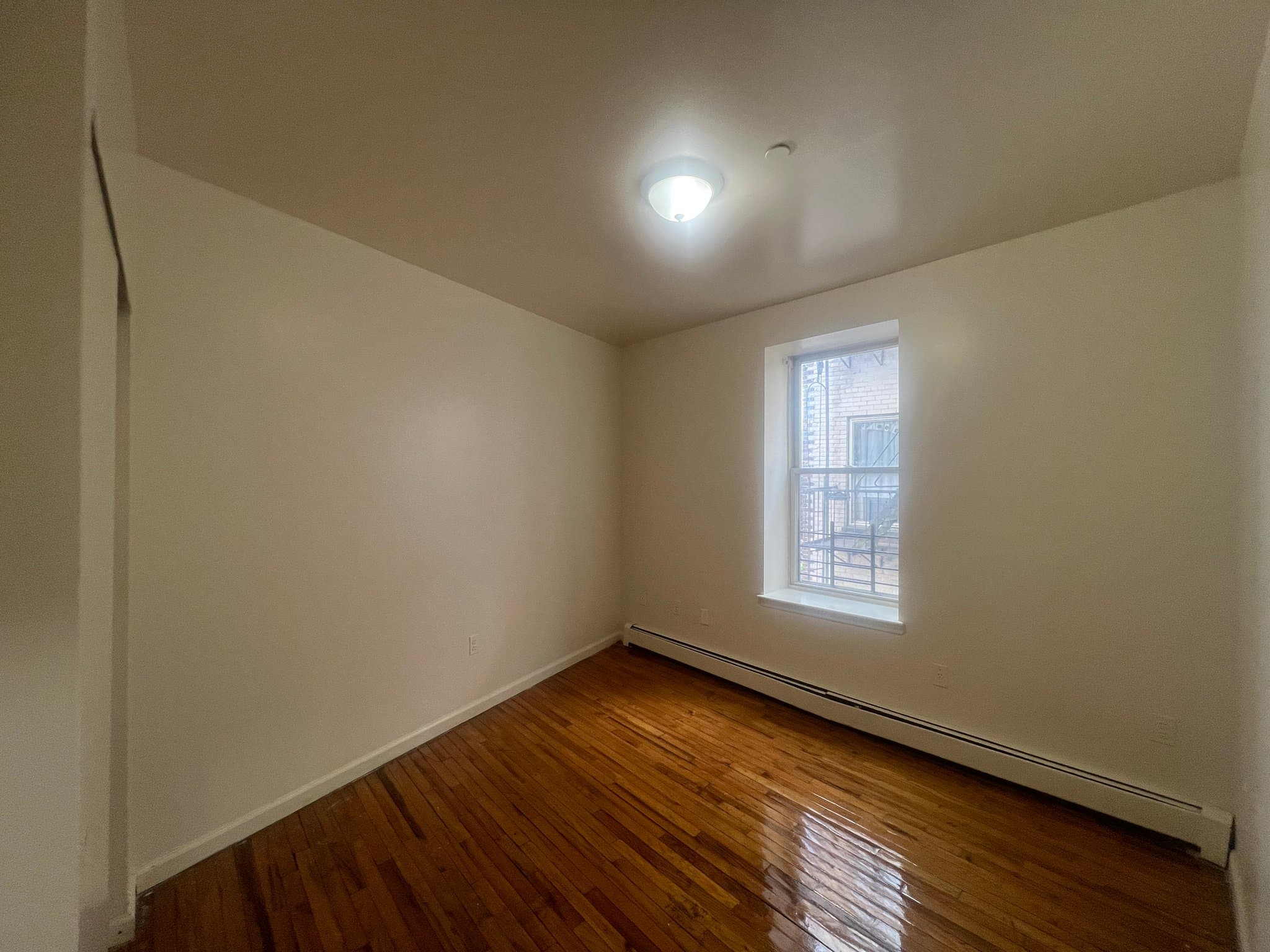 Newark Apartment: 9 Fabyan PL