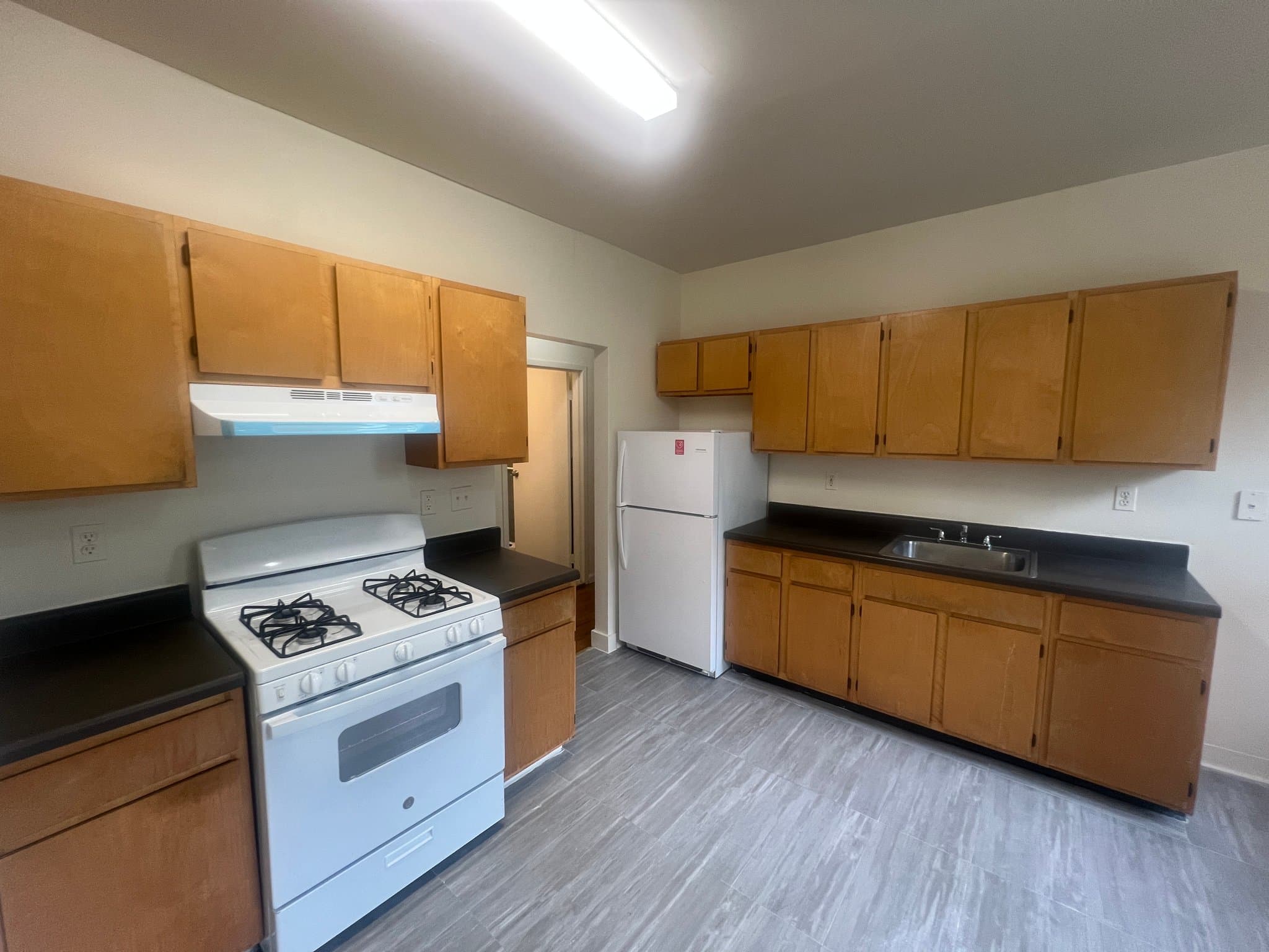 Newark Apartment: 9 Fabyan PL
