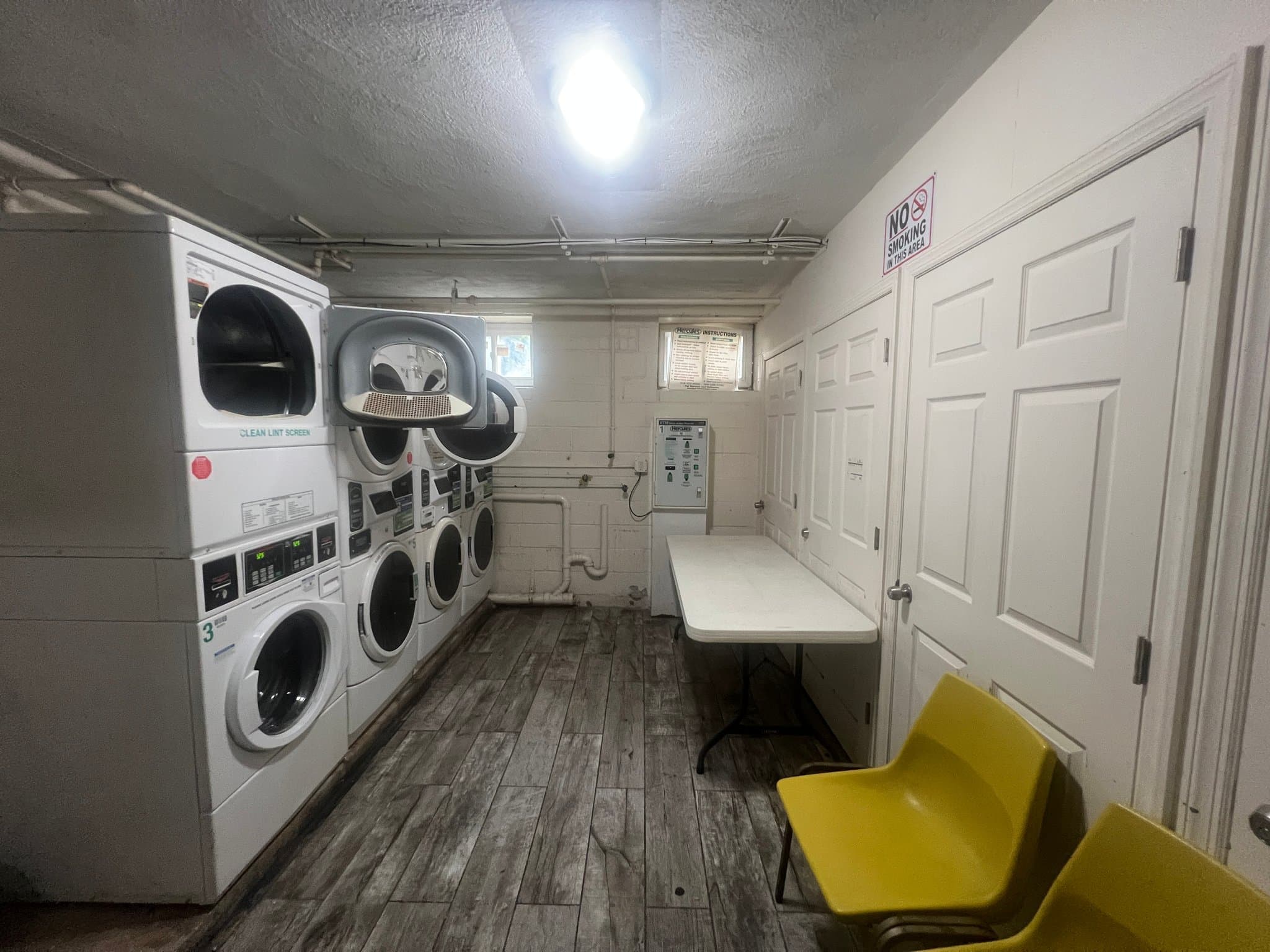 Newark Apartment: 6 Pomona Ave