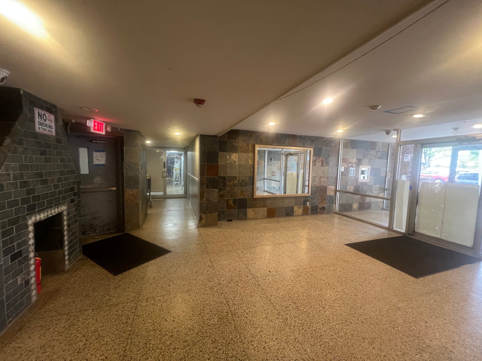 Newark Apartment: 6 Pomona Ave