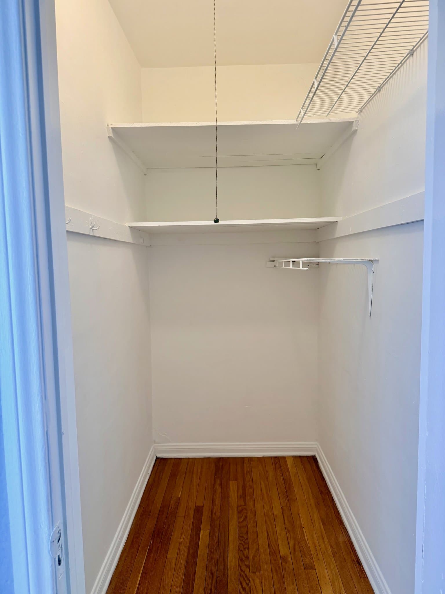 Los Angeles Apartment: 350 Spaulding Ave