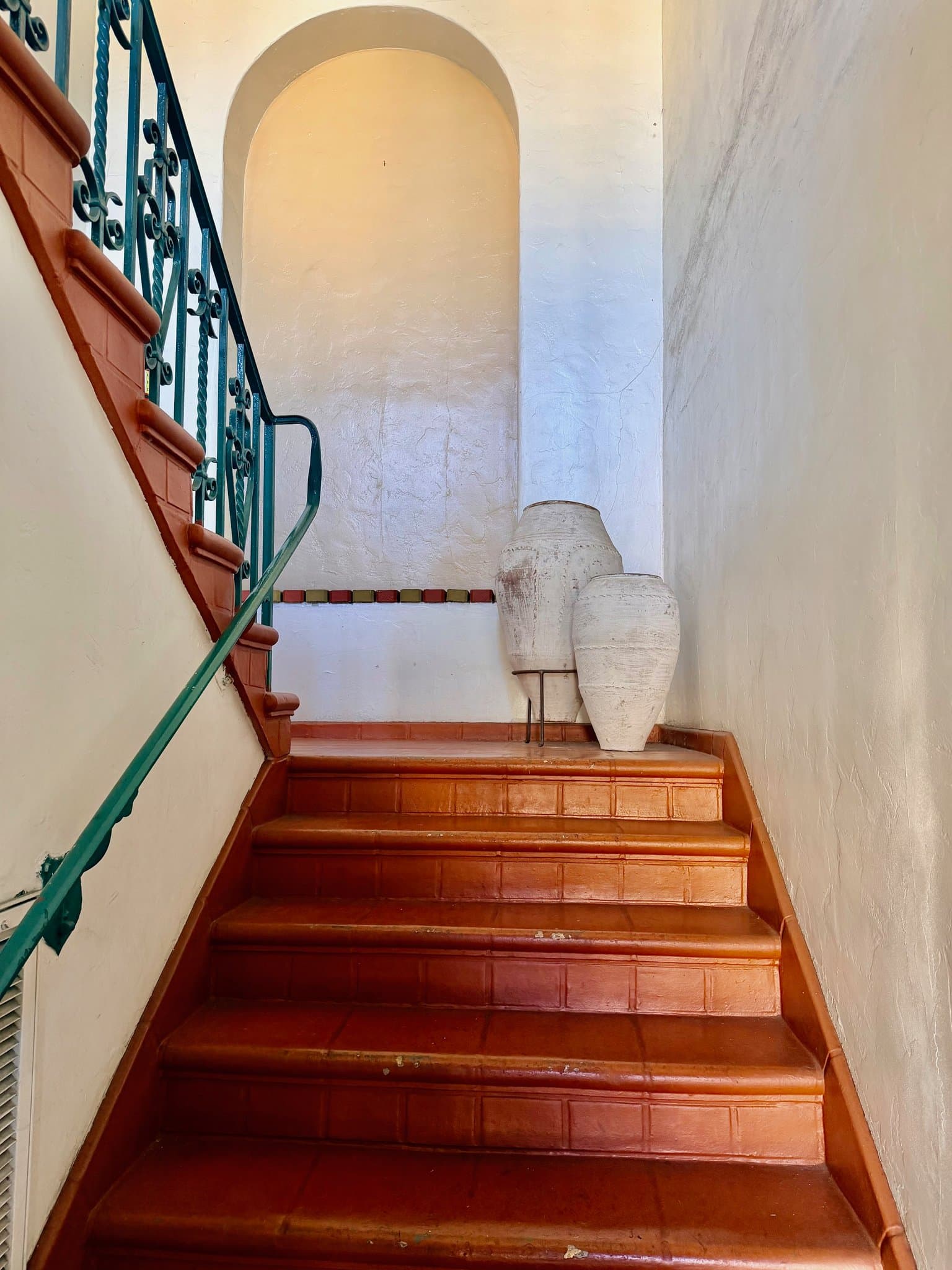 Los Angeles Apartment: 350 Spaulding Ave