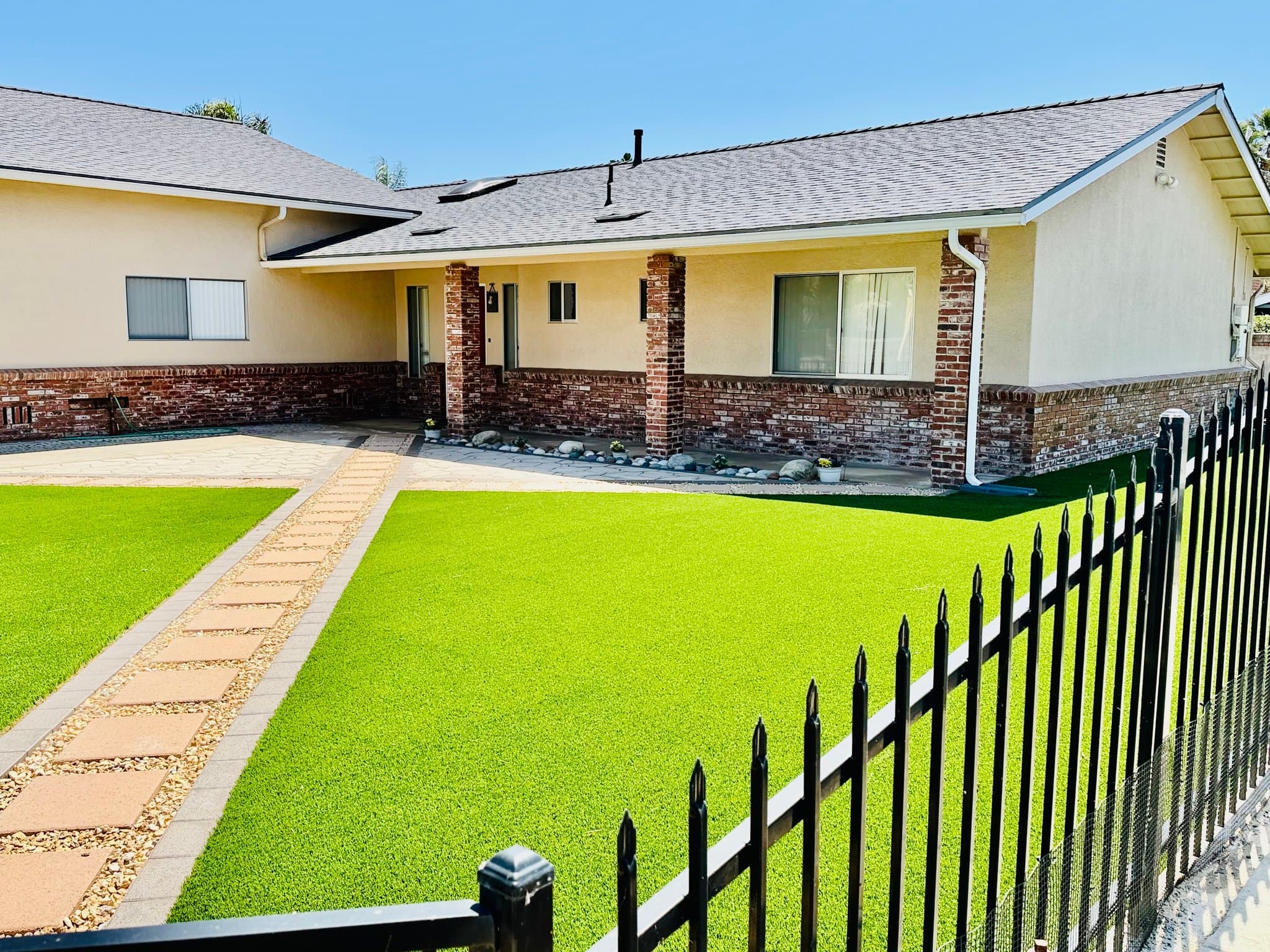 Oceanside House: 1723 Ivy Road