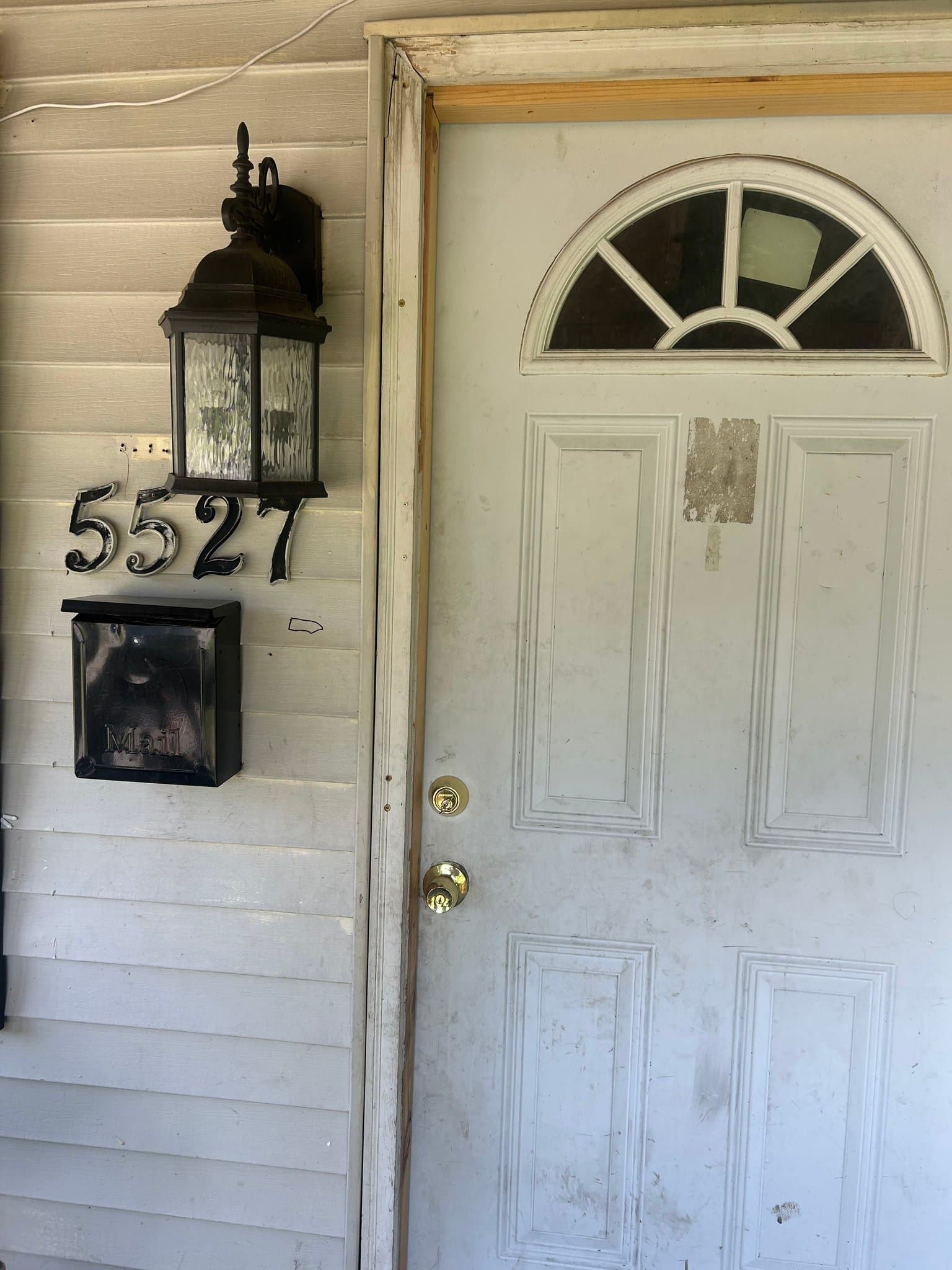 East St. Louis House: 5527 Avon Pl