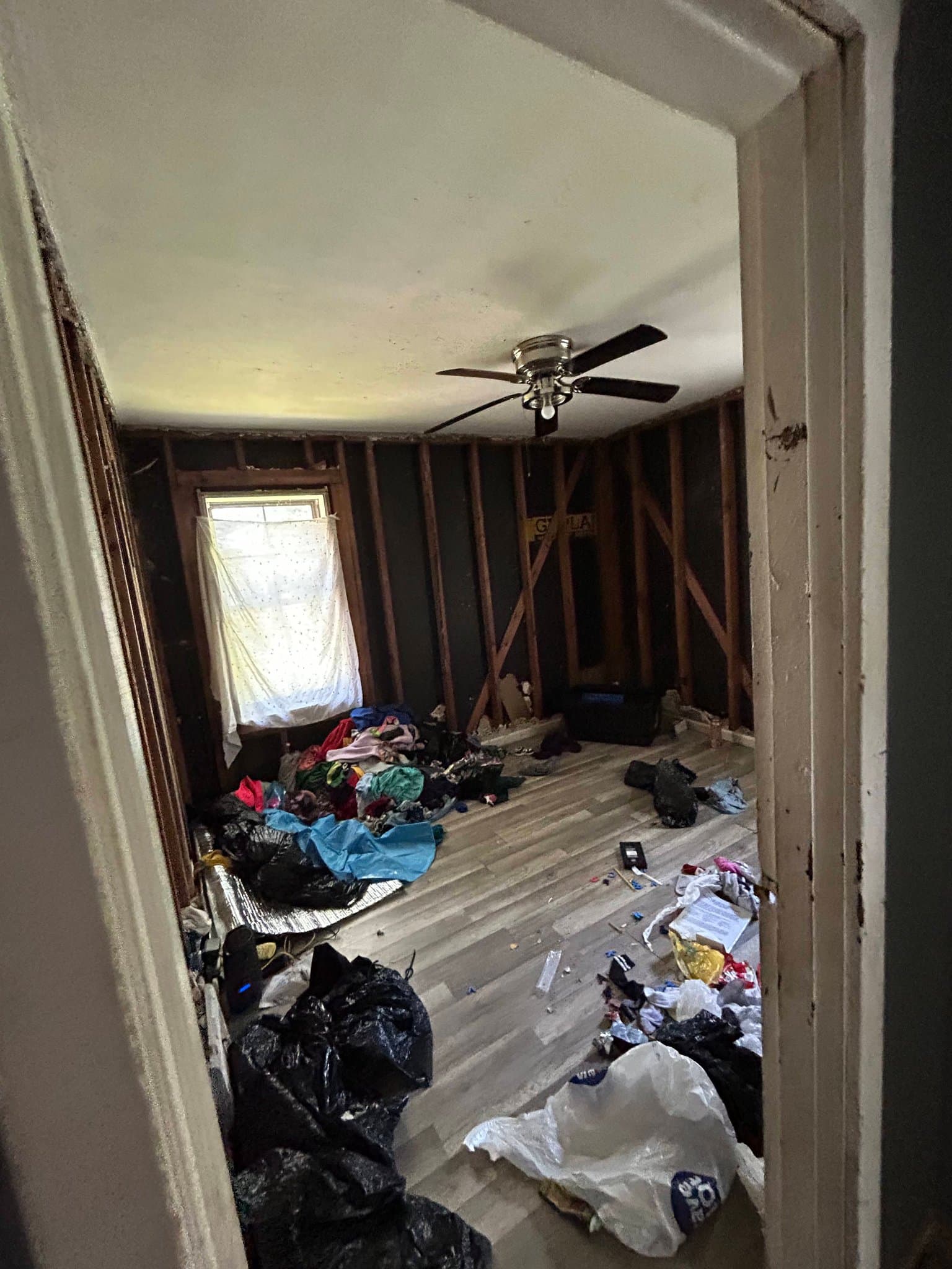 East St. Louis House: 5527 Avon Pl
