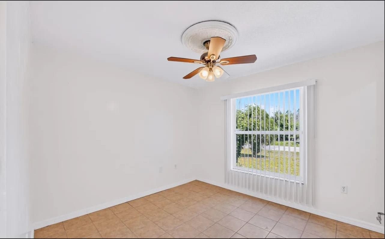 Palm Bay House: 1706 Apache St NE