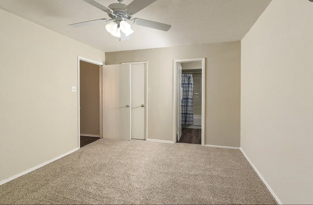 Austin Apartment: 11441 IH-35 N