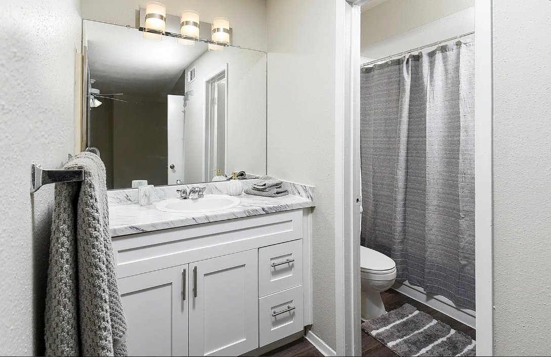 Austin Apartment: 11441 IH-35 N