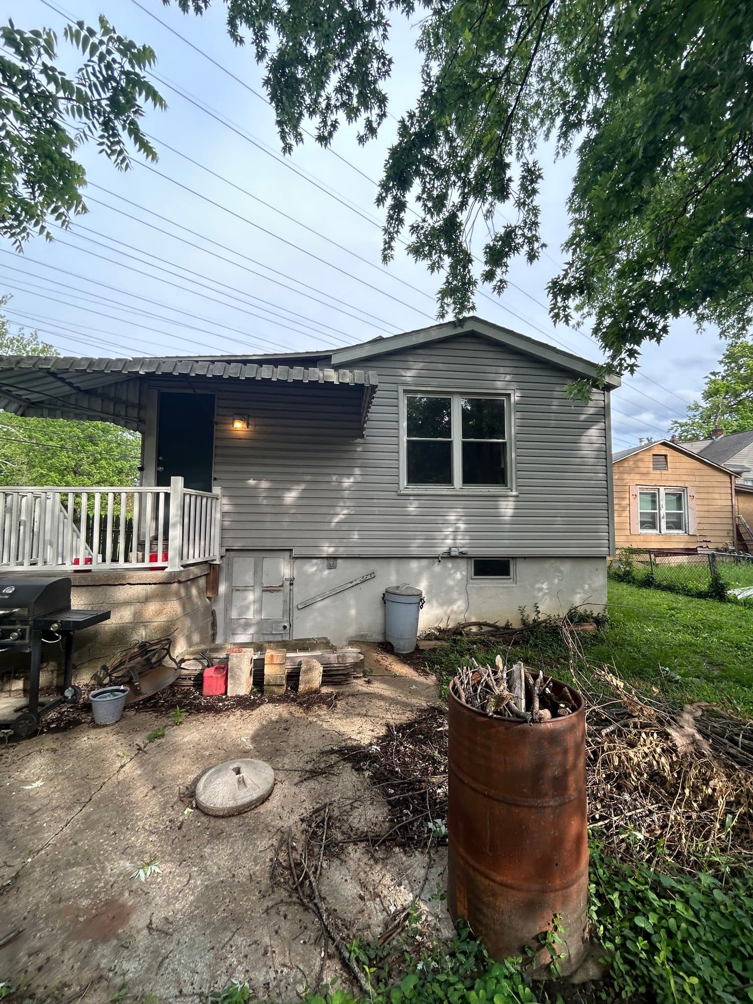 St. Louis House: 2425 Wheaton Ave