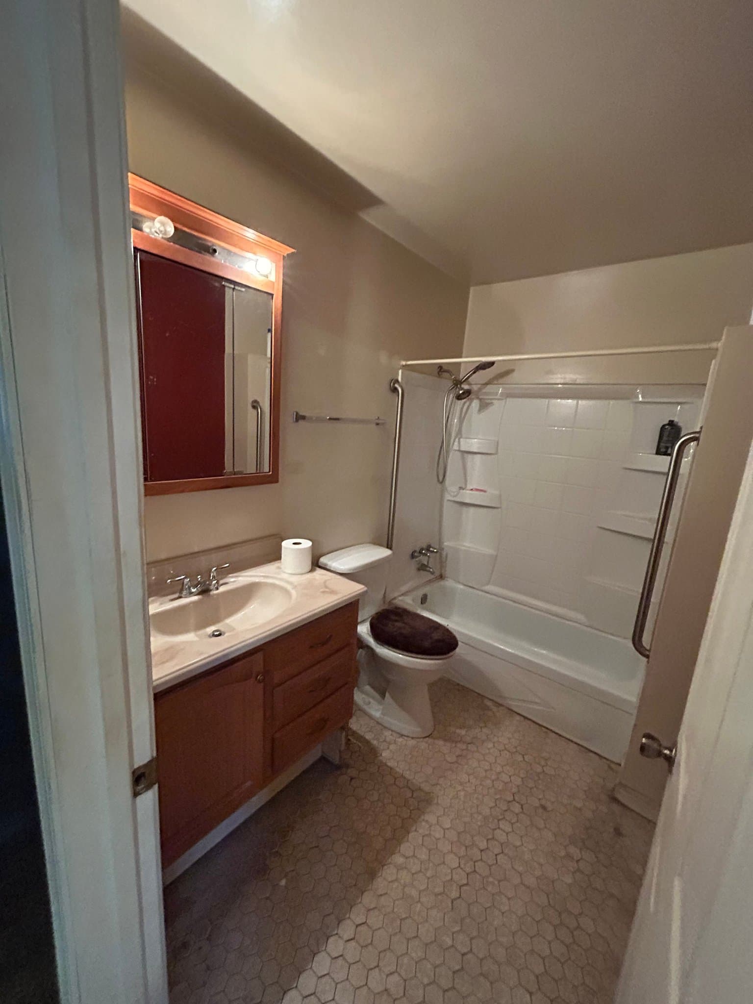 St. Louis House: 2425 Wheaton Ave