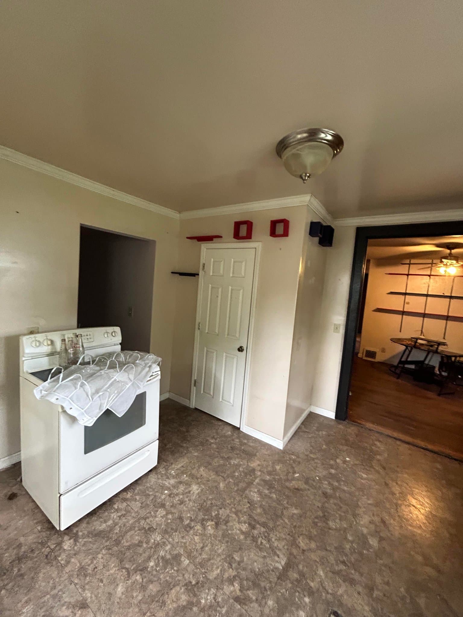 St. Louis House: 2425 Wheaton Ave