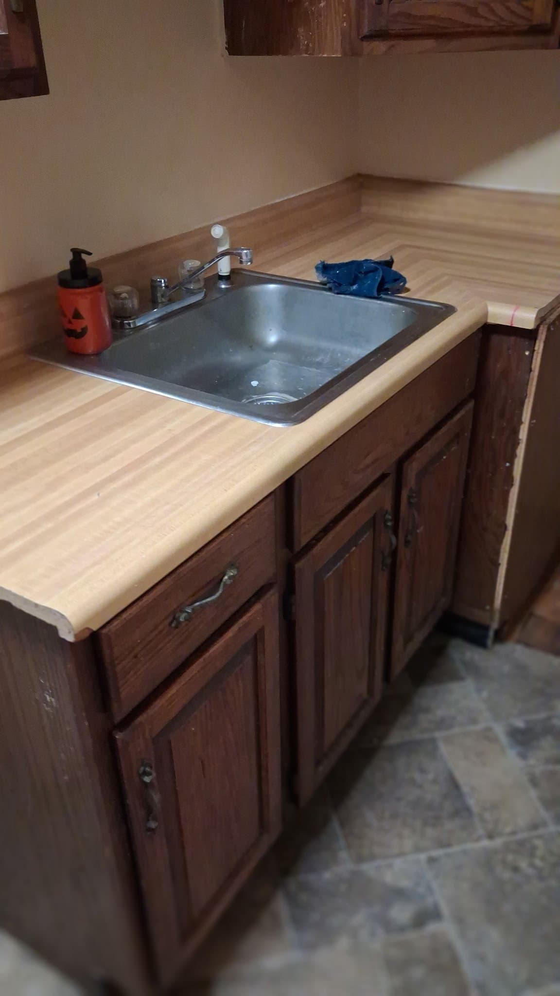 Utica Multiplex: 1602 Howard Ave Apt.2