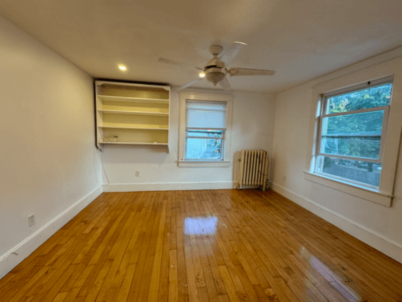 Lowell House: 658 Stevens St