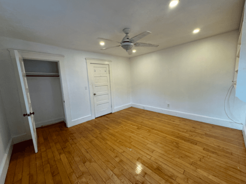 Lowell House: 658 Stevens St