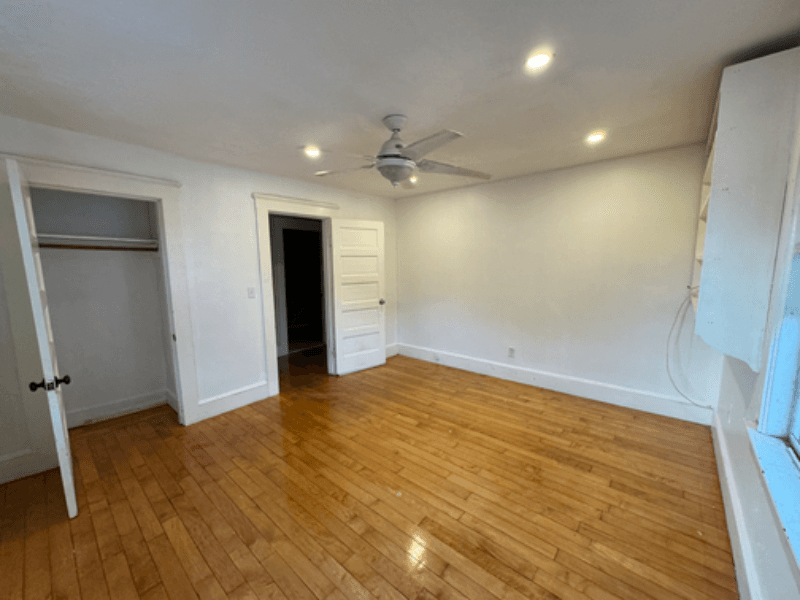 Lowell House: 658 Stevens St