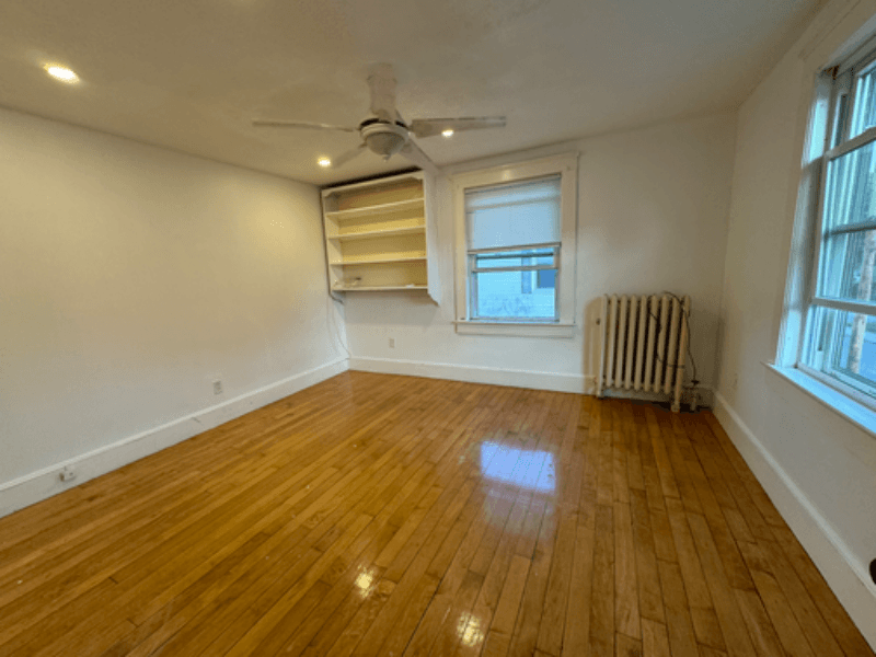 Lowell House: 658 Stevens St