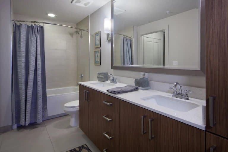 Doral Single Room: NW 87th Ave