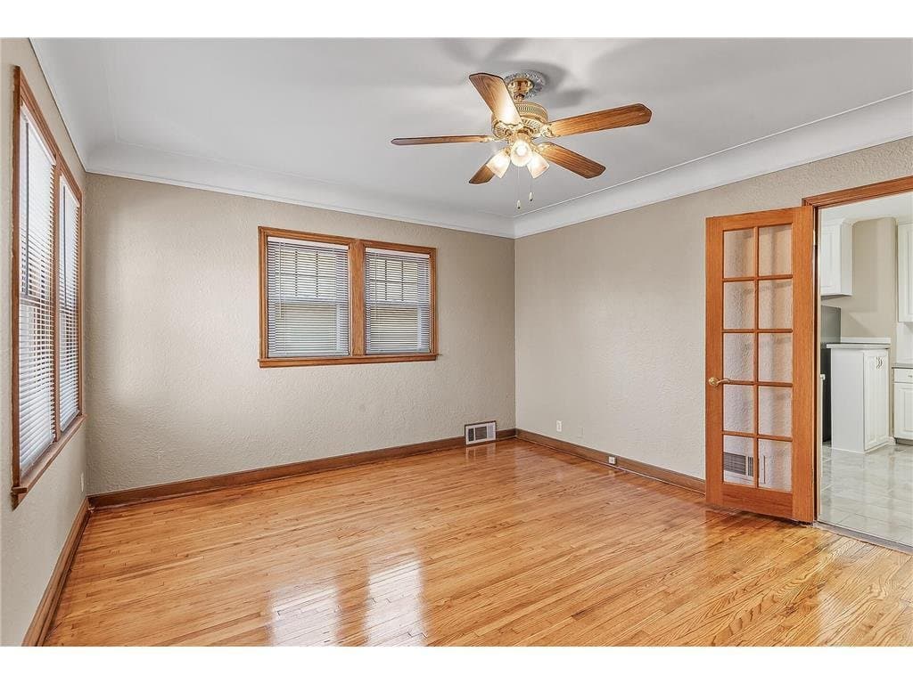 Minneapolis Multiplex: 4331 Thomas Ave N