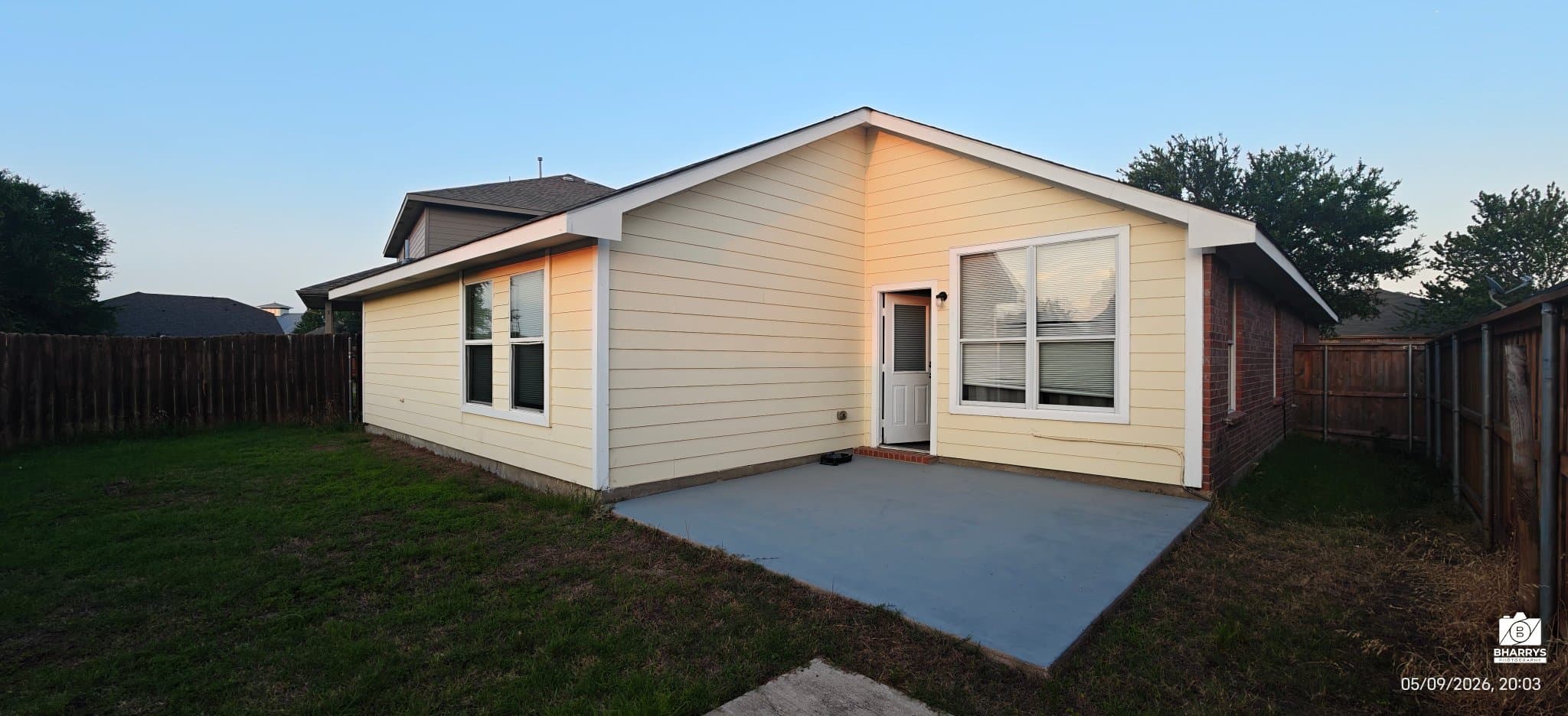 Little Elm House: 304 Hummingbird Dr
