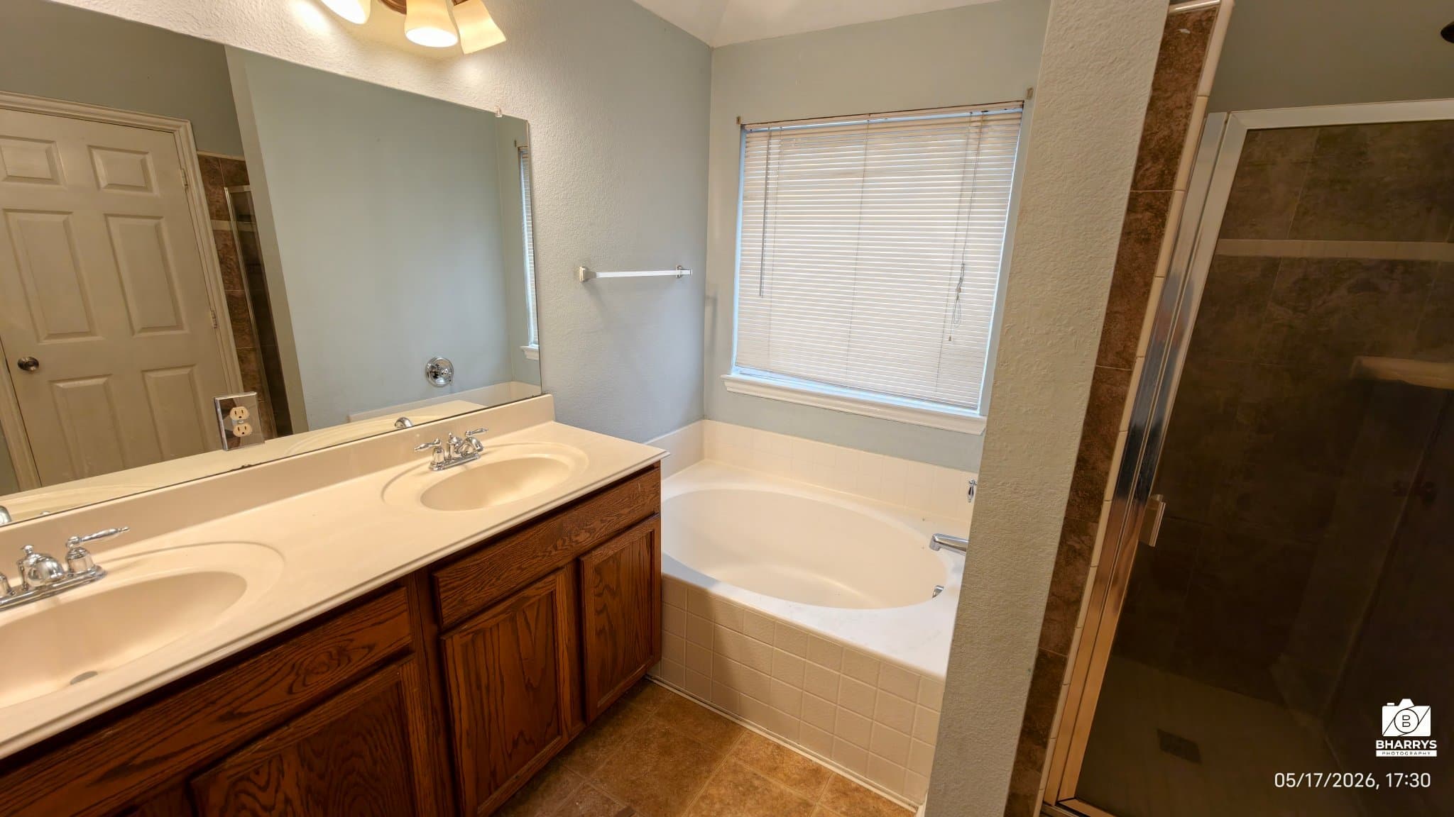 Little Elm House: 304 Hummingbird Dr