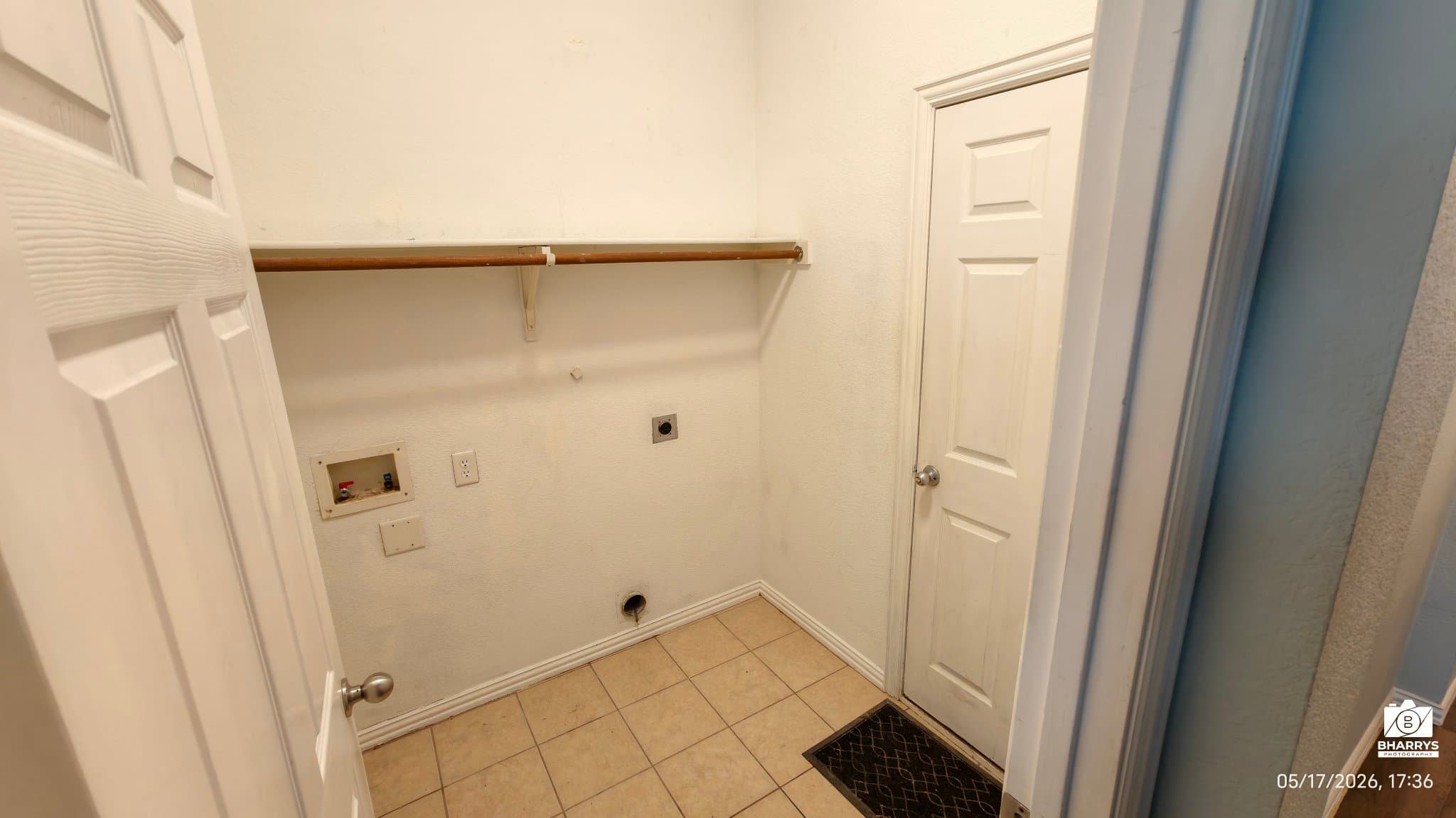 Little Elm House: 304 Hummingbird Dr