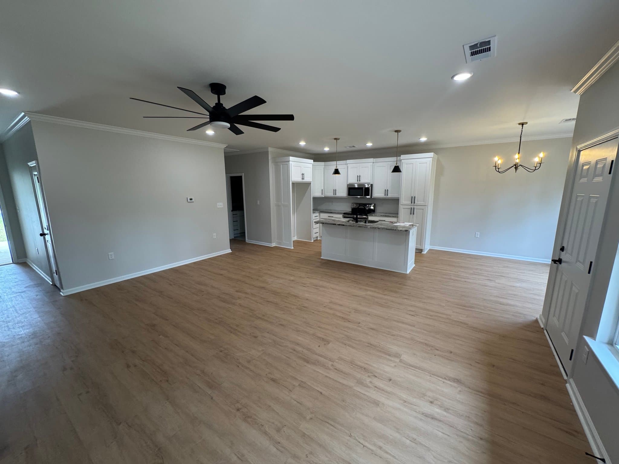Austin House: 503 Madeleine Cir