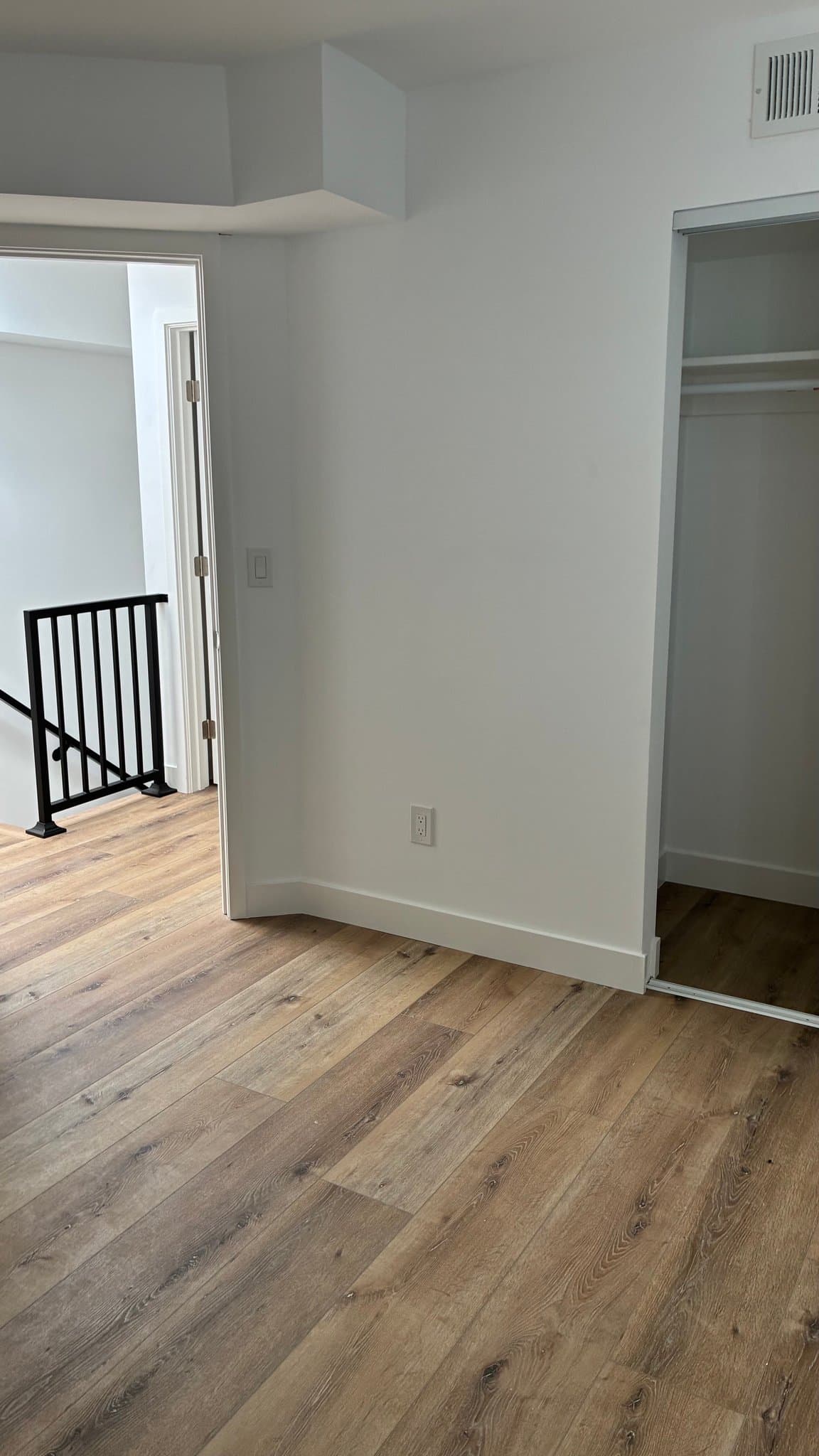 Los Angeles Townhome: 449 1/2 W 74th Street