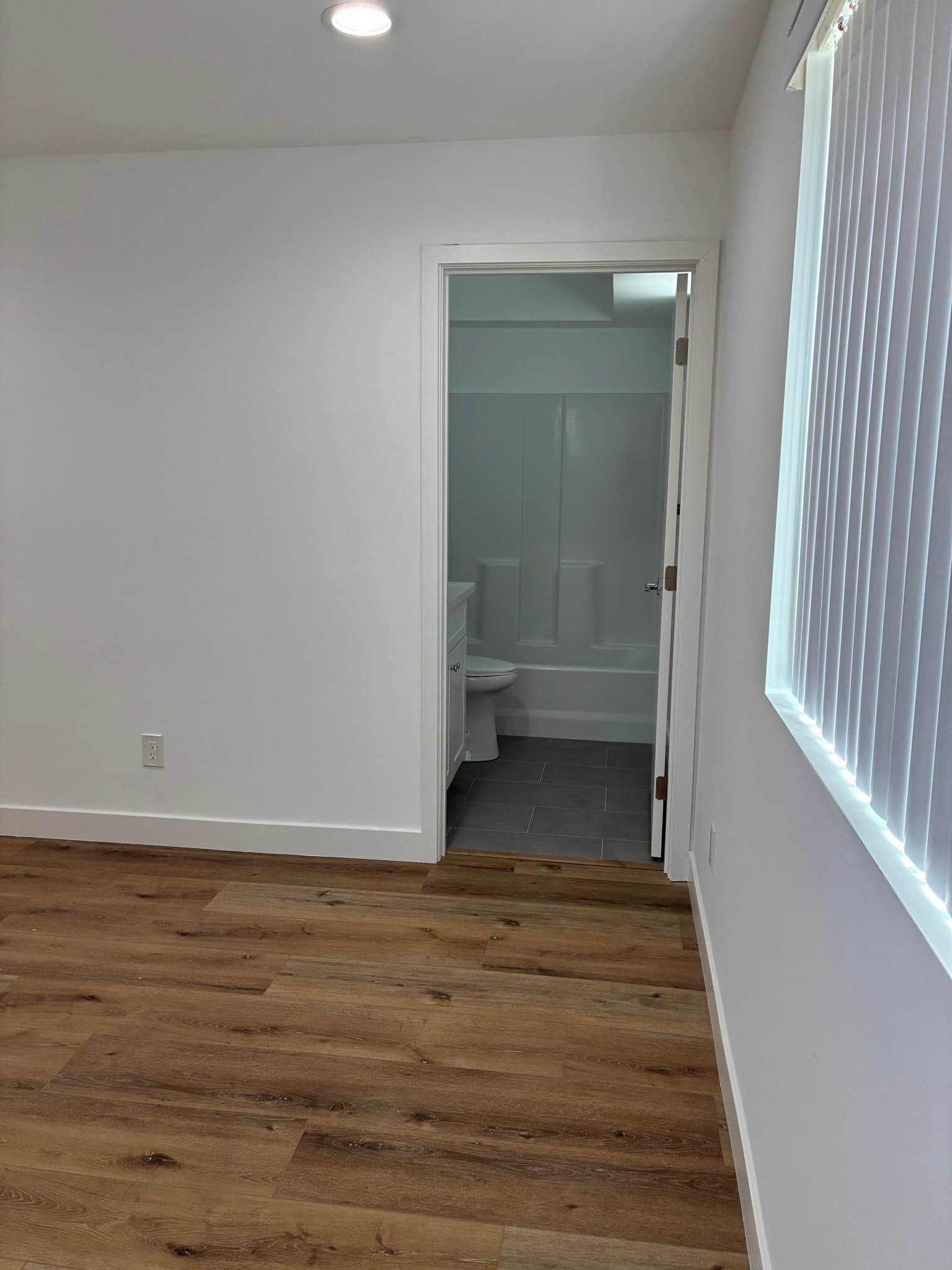 Los Angeles Townhome: 449 1/2 W 74th Street