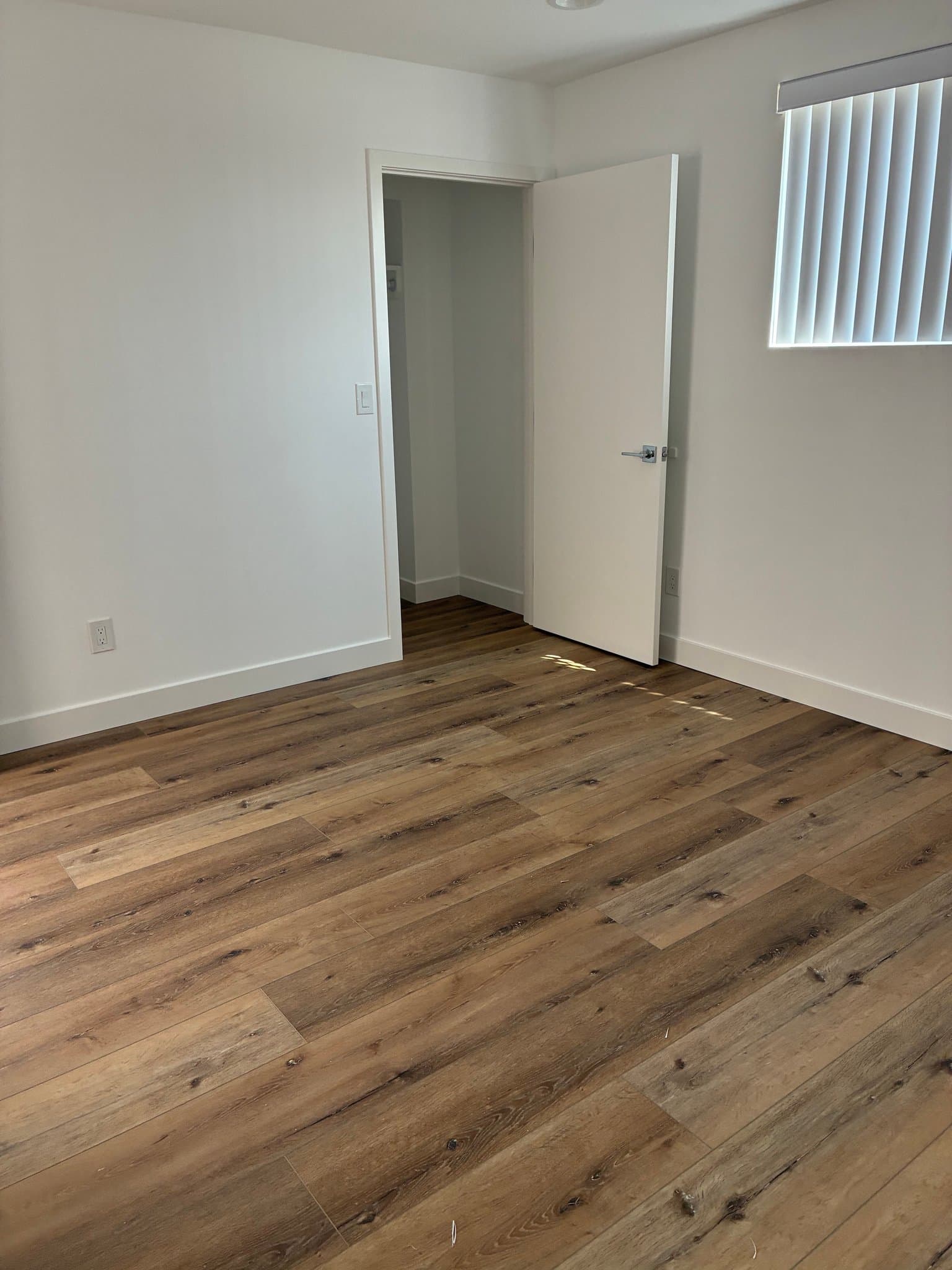 Los Angeles Townhome: 449 1/2 W 74th Street