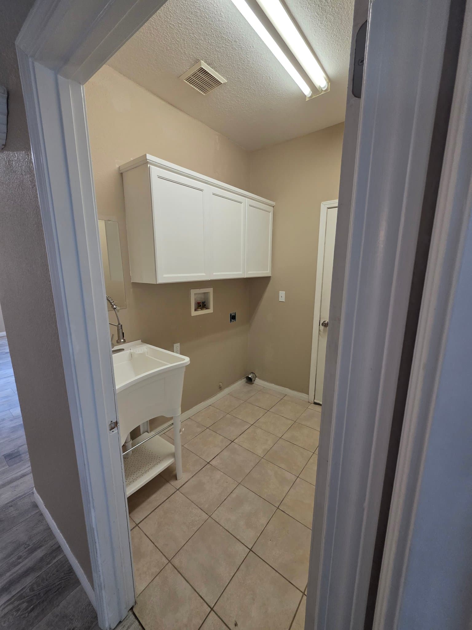 California City House: 8173 Viburnum Ave