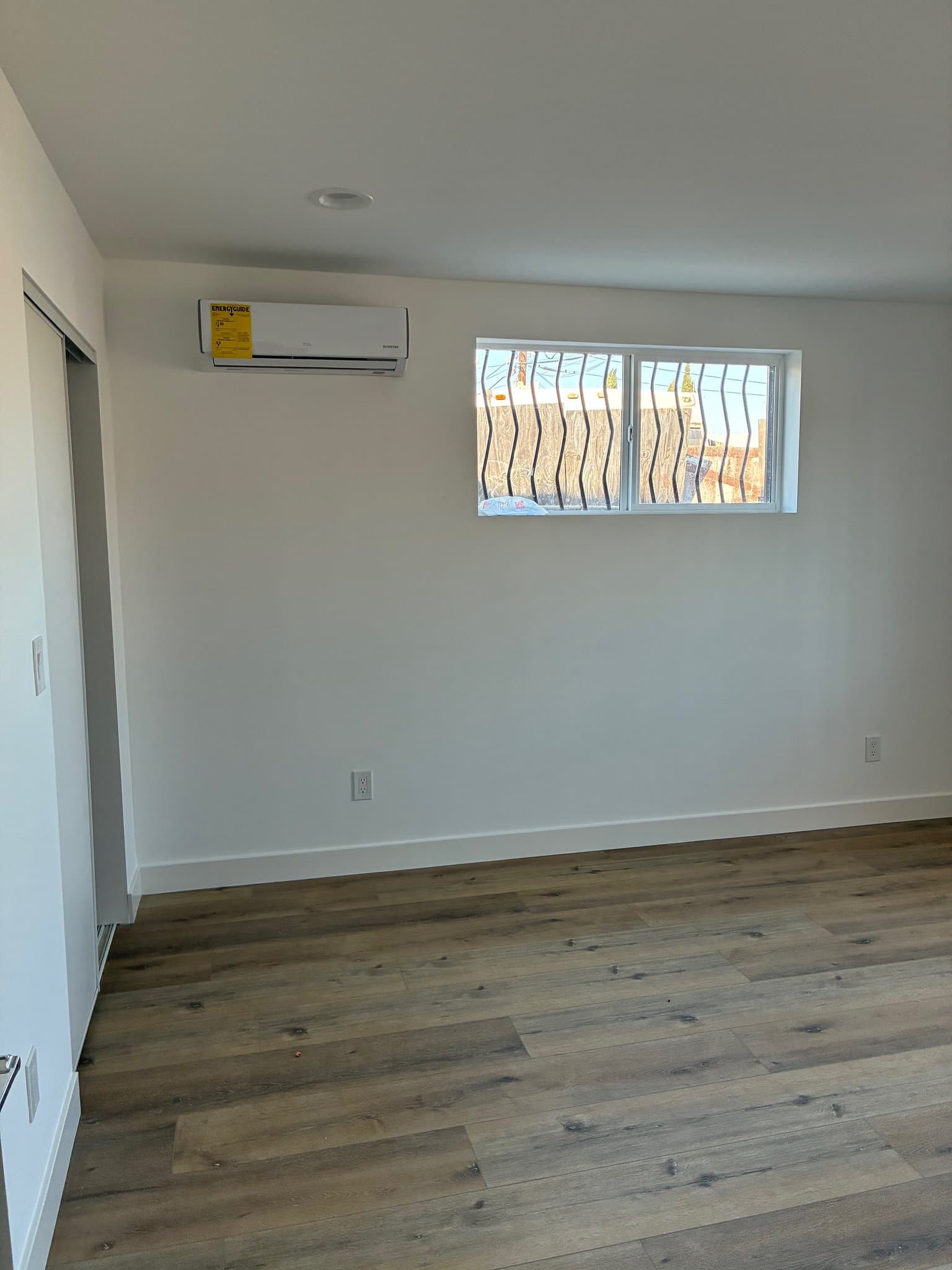 Los Angeles Townhome: 449 W. 74th Street