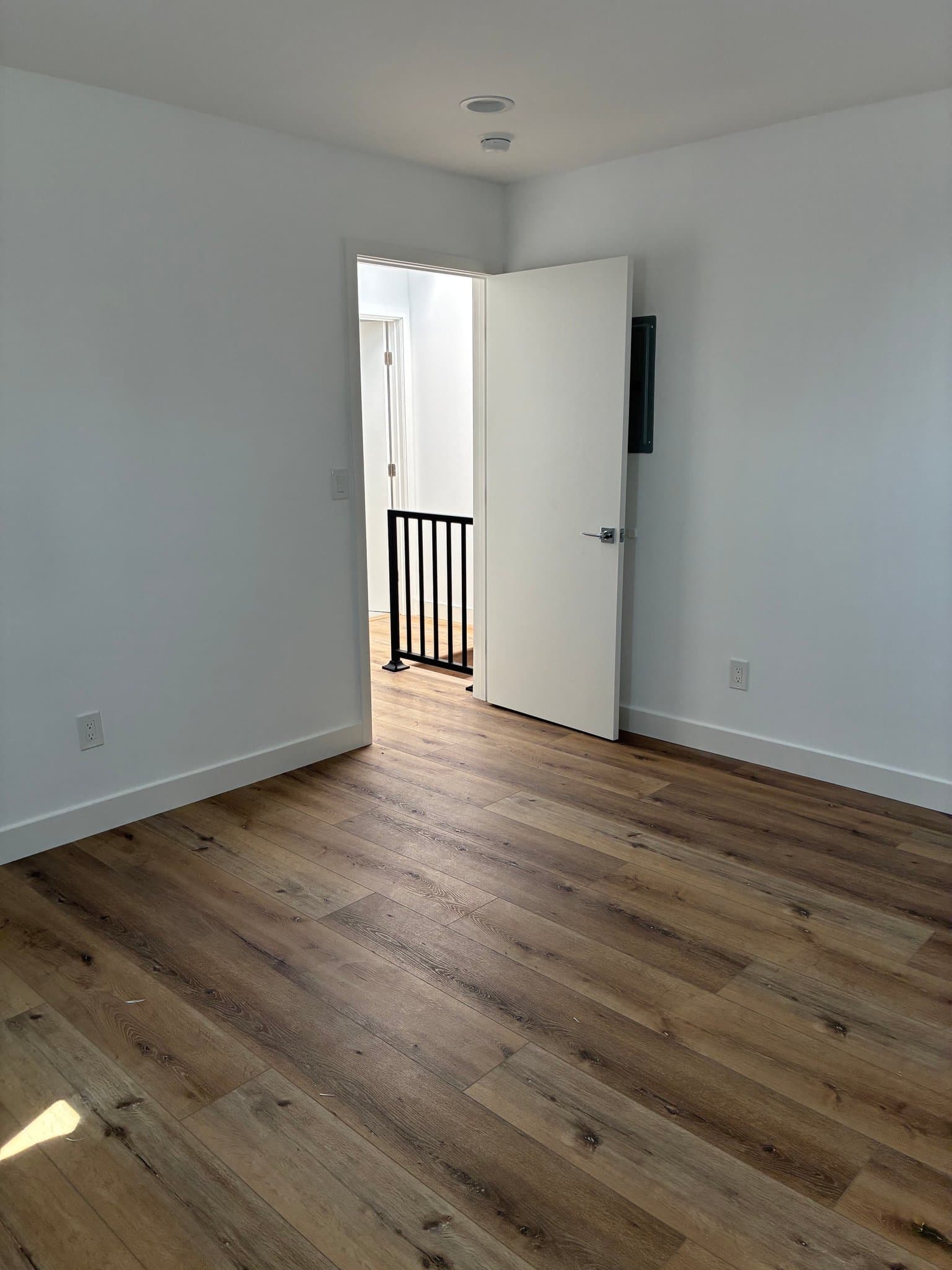 Los Angeles Townhome: 449 W. 74th Street