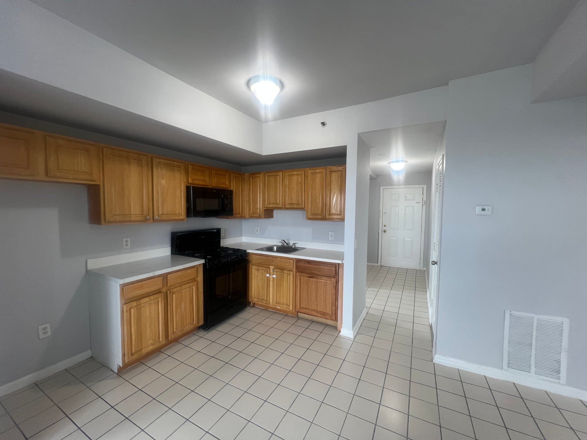 Newark Apartment: 281 MT Prospect Ave
